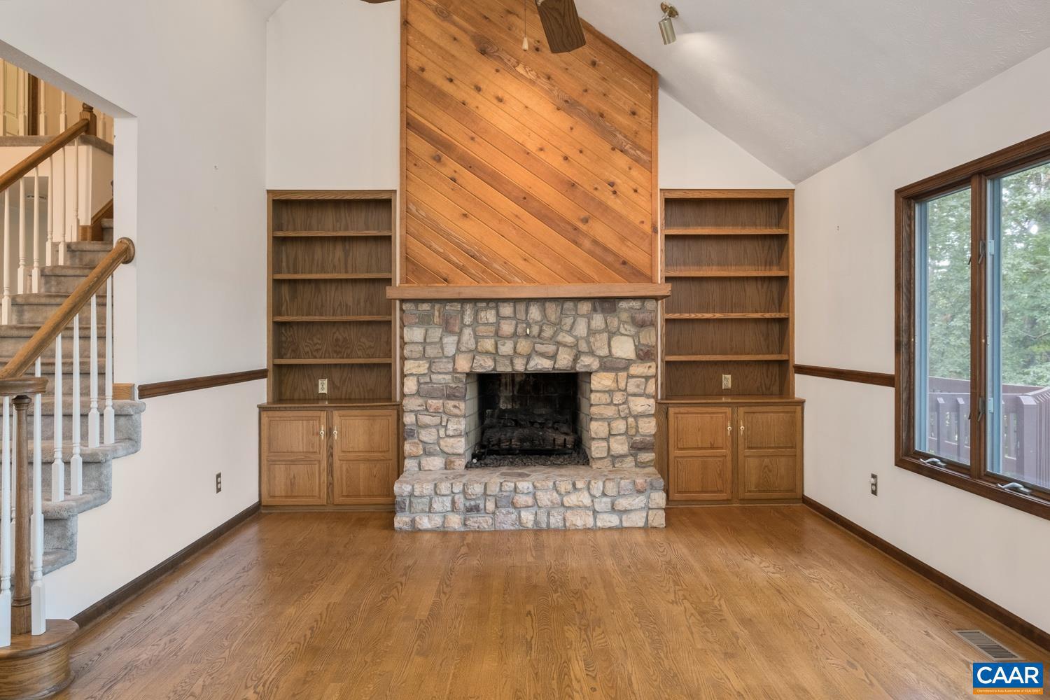 1156 SPRINGFIELD DR