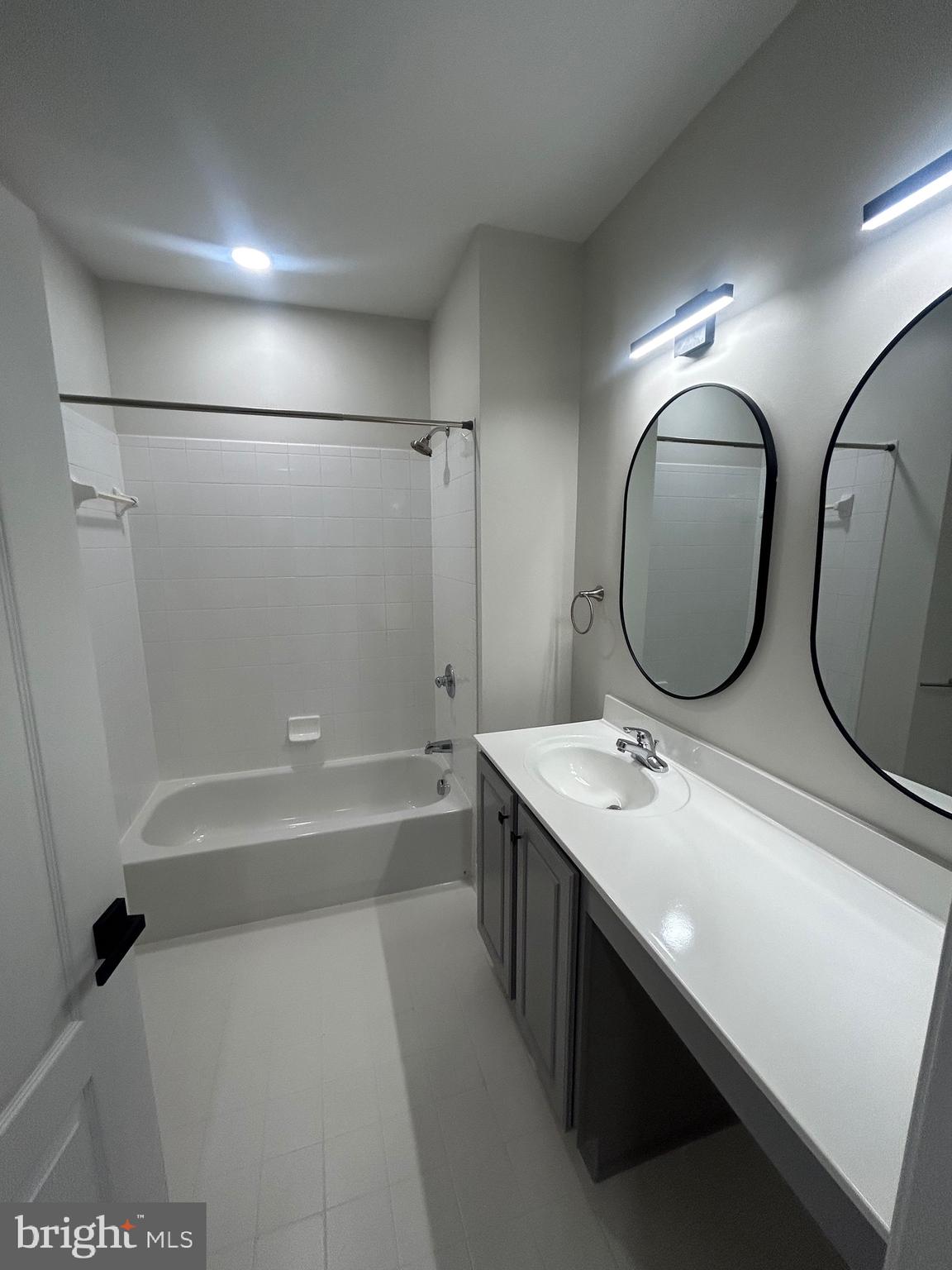 VILLAGE OF RIVER HILL - Residential Lease