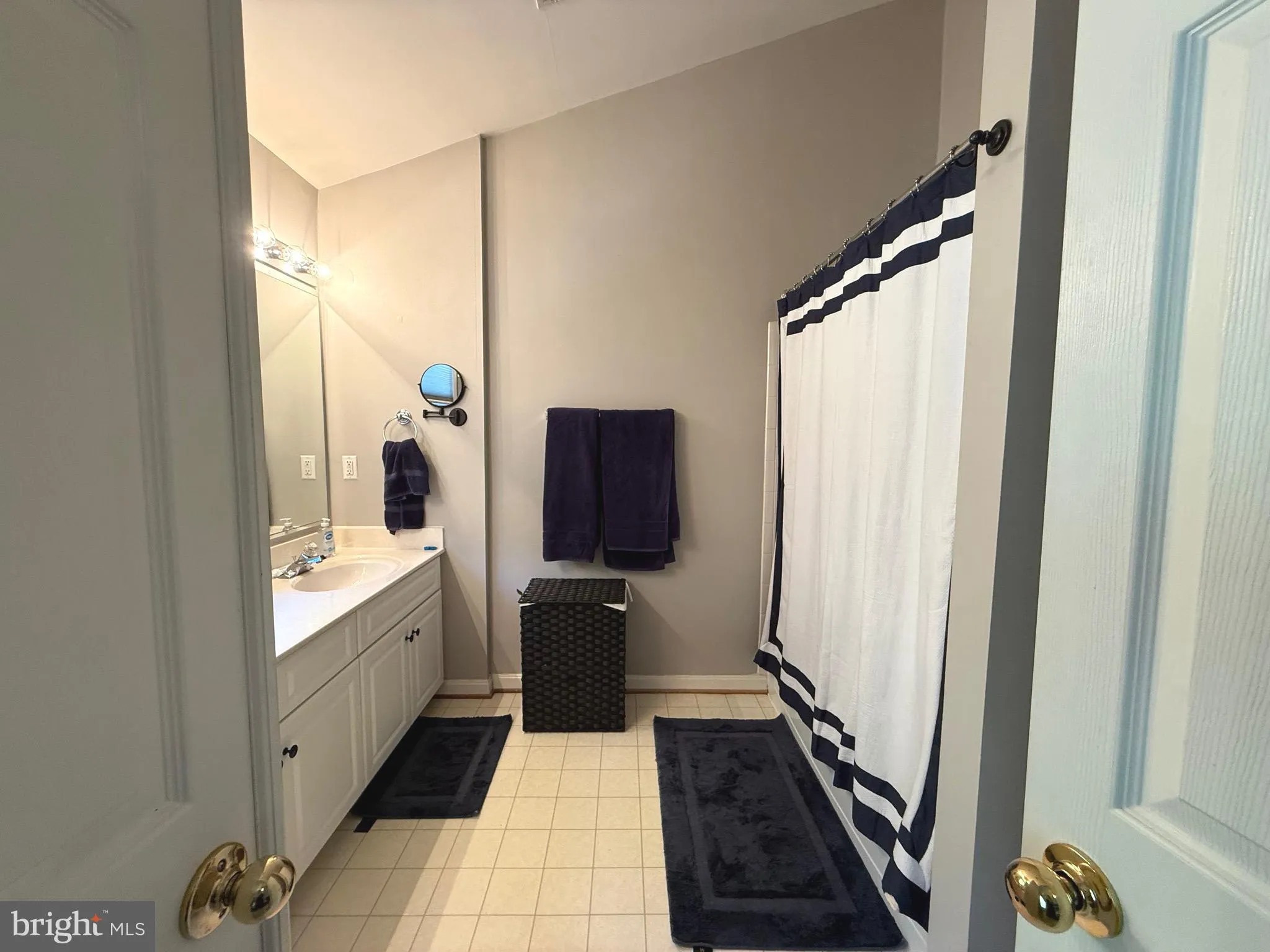 Bristow, Virginia 20136, United States, 3 Bedrooms Bedrooms, ,4 BathroomsBathrooms,Residential,Active,191555