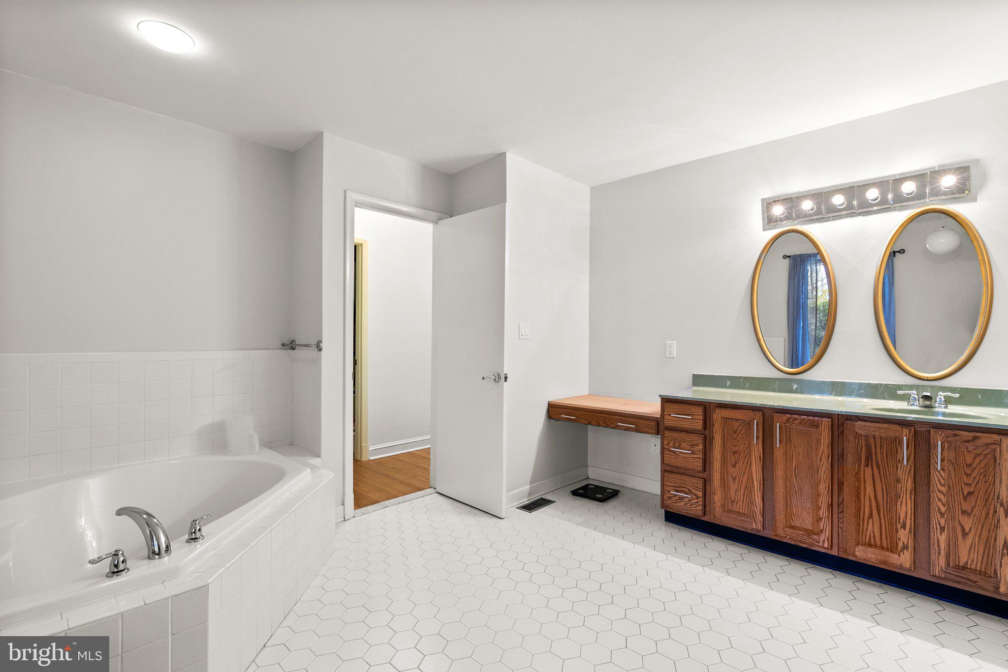 BRINKWOOD ESTATES - Residential