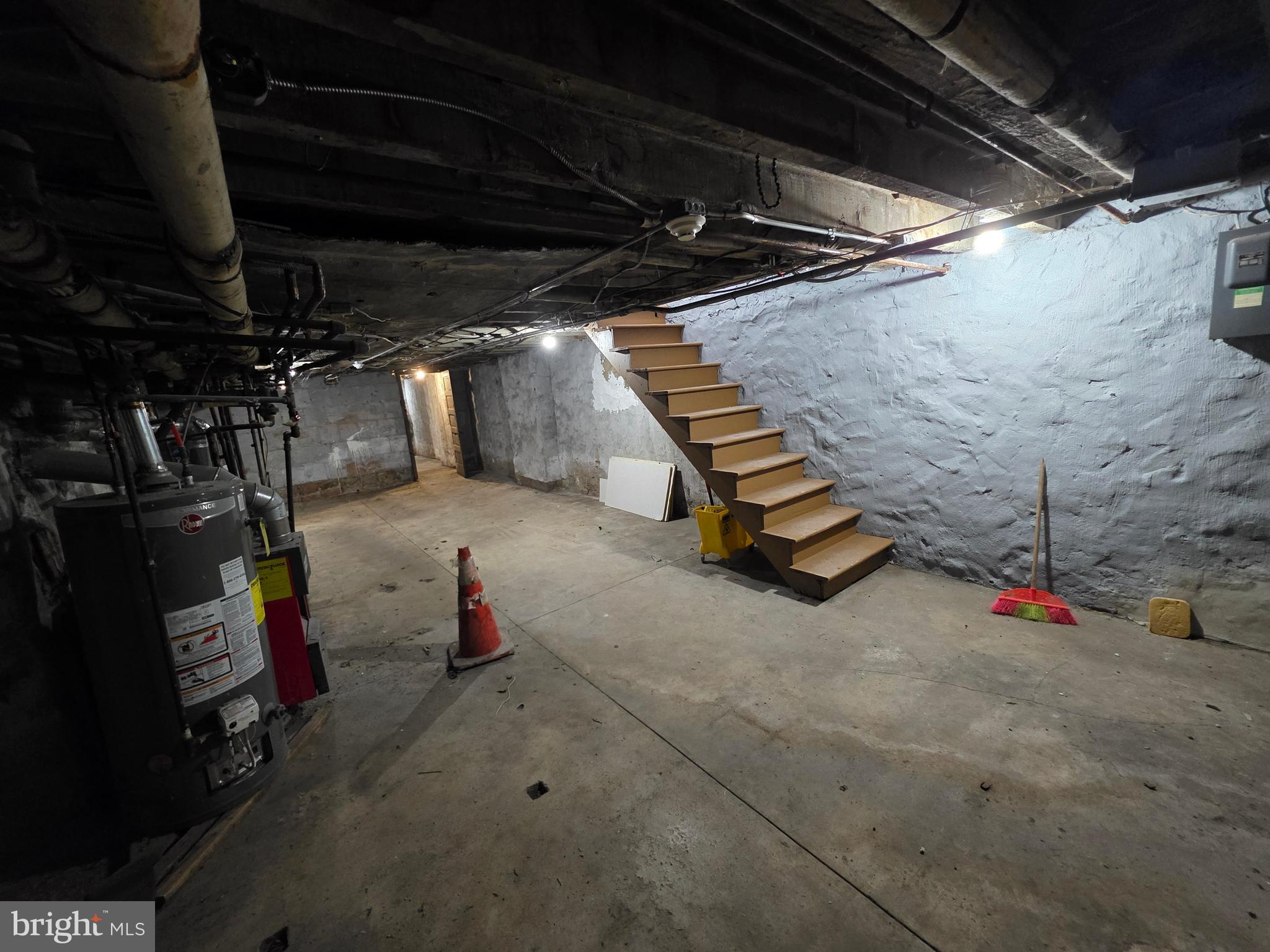 FRANKFORD - Residential Income