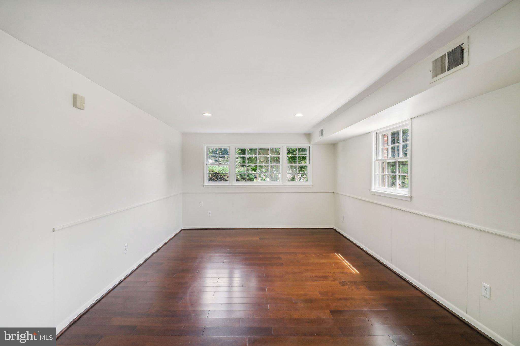 RIVERSIDE ESTATES - Residential