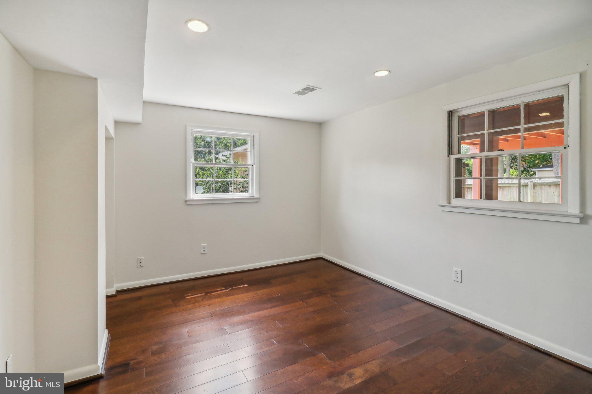 RIVERSIDE ESTATES - Residential