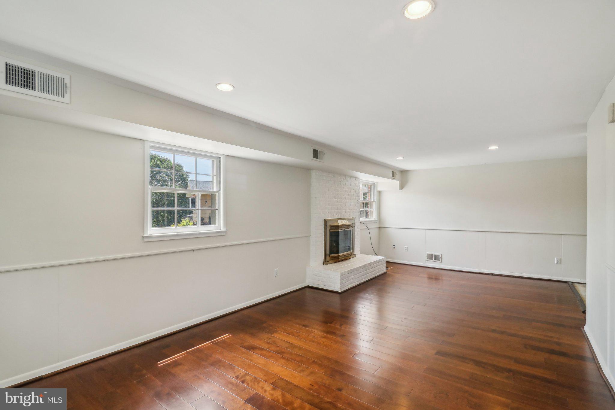 RIVERSIDE ESTATES - Residential