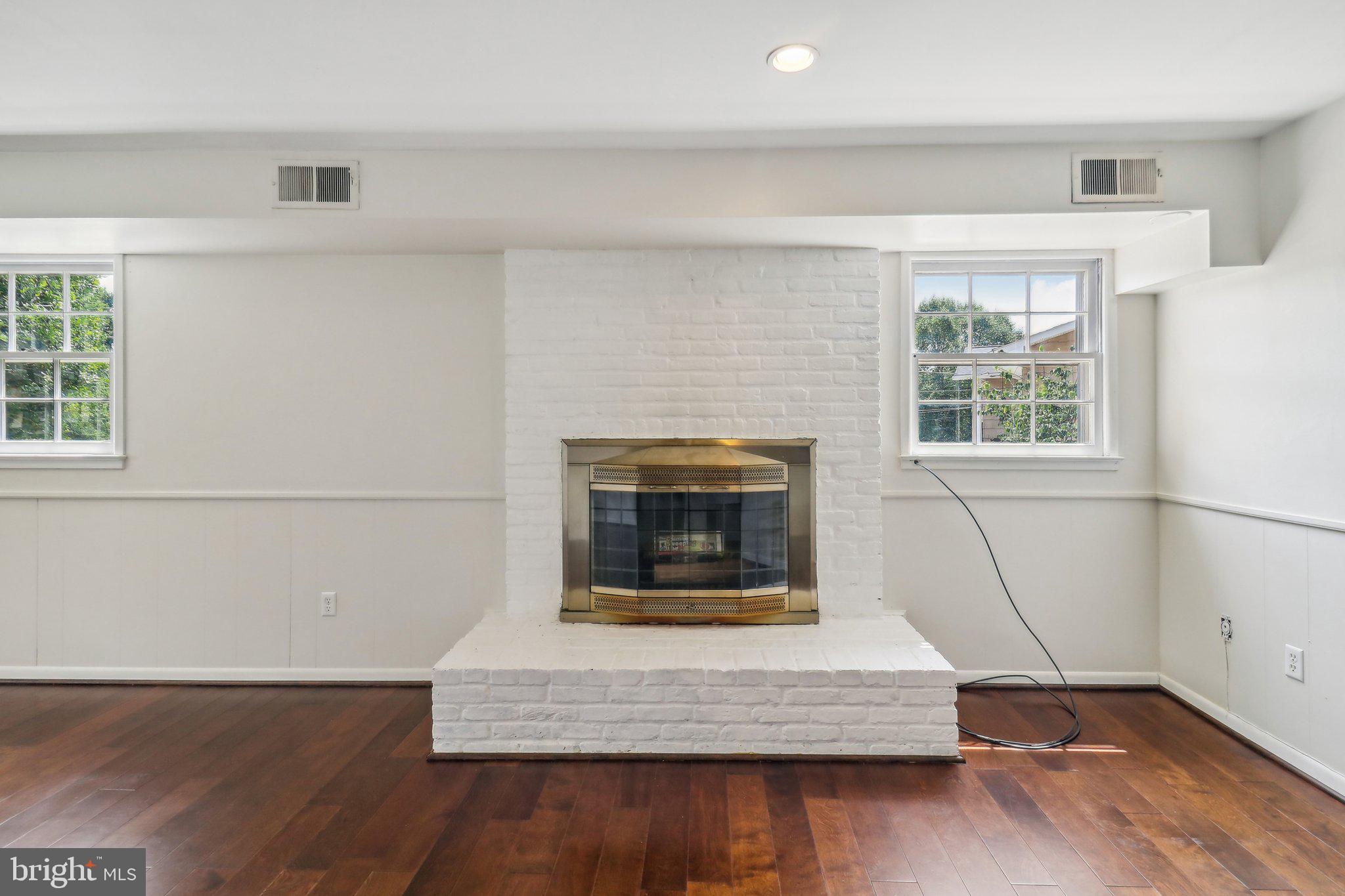 RIVERSIDE ESTATES - Residential