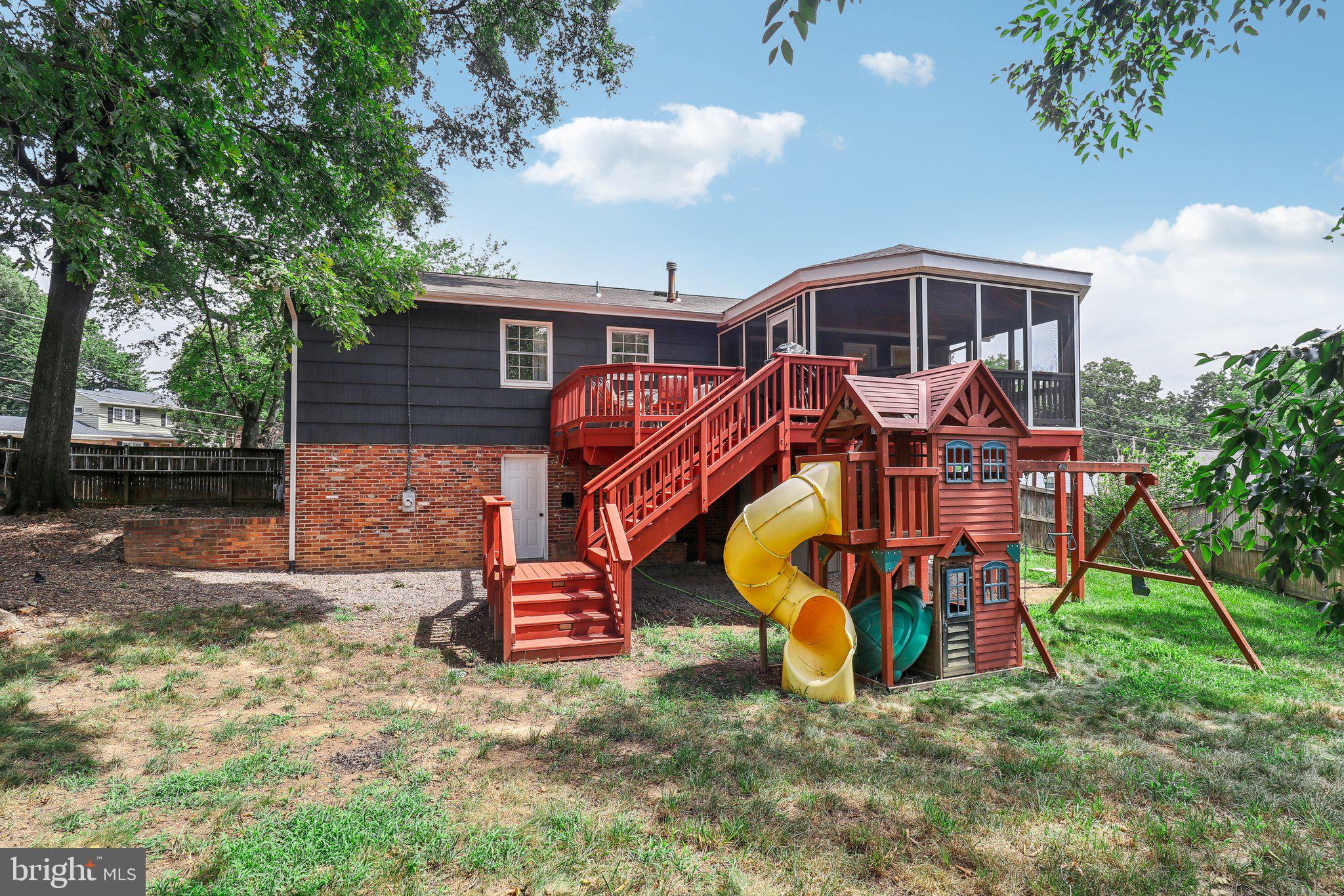 RIVERSIDE ESTATES - Residential