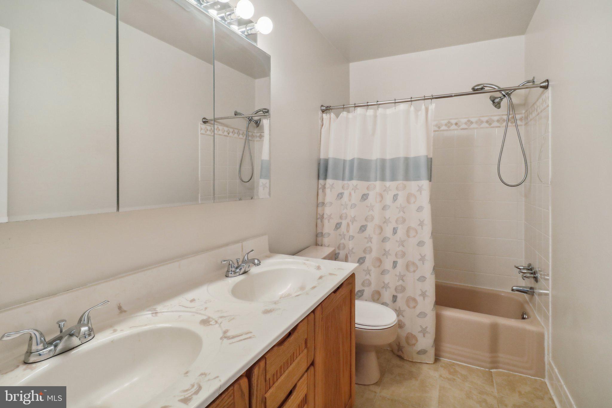 RIVERSIDE ESTATES - Residential