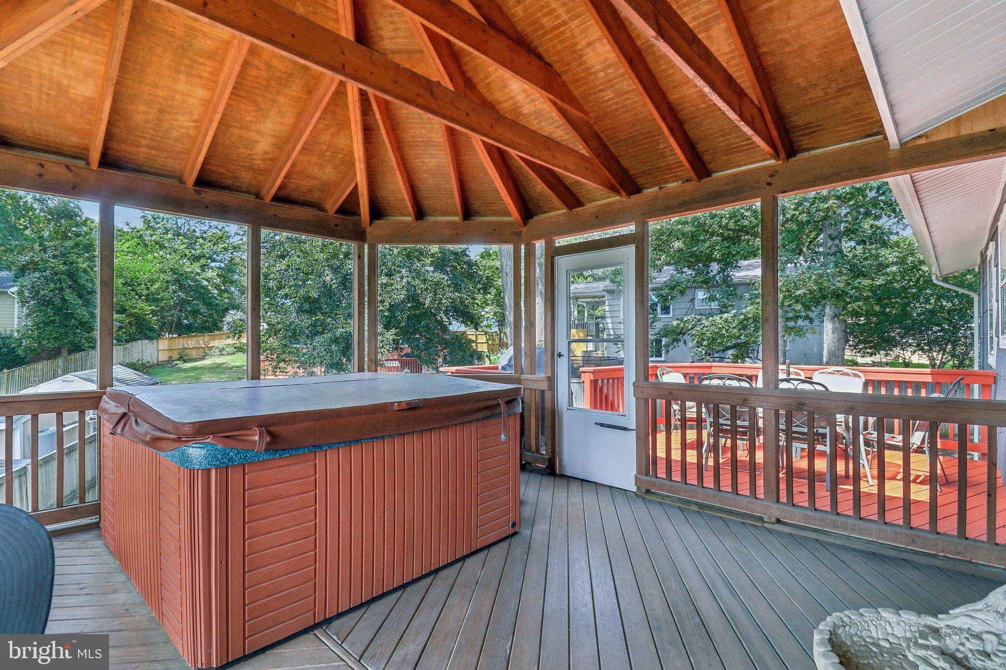 RIVERSIDE ESTATES - Residential