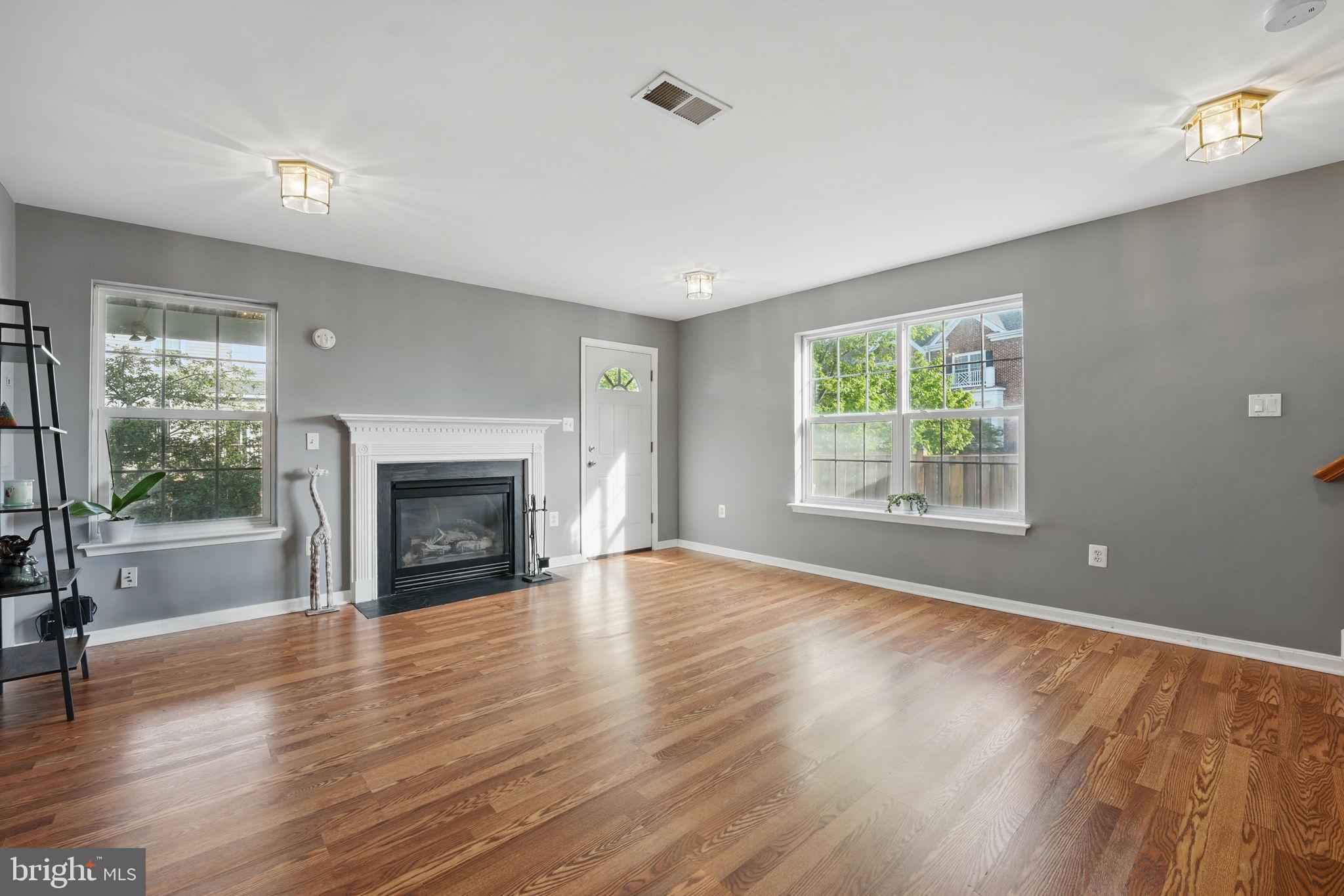 SPRING LAKES - Residential