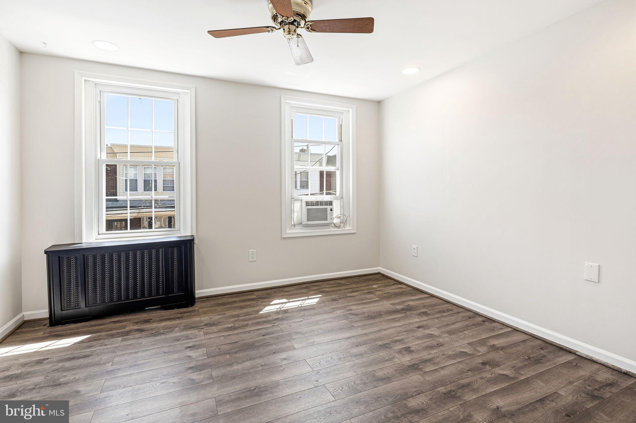 PORT RICHMOND - Residential