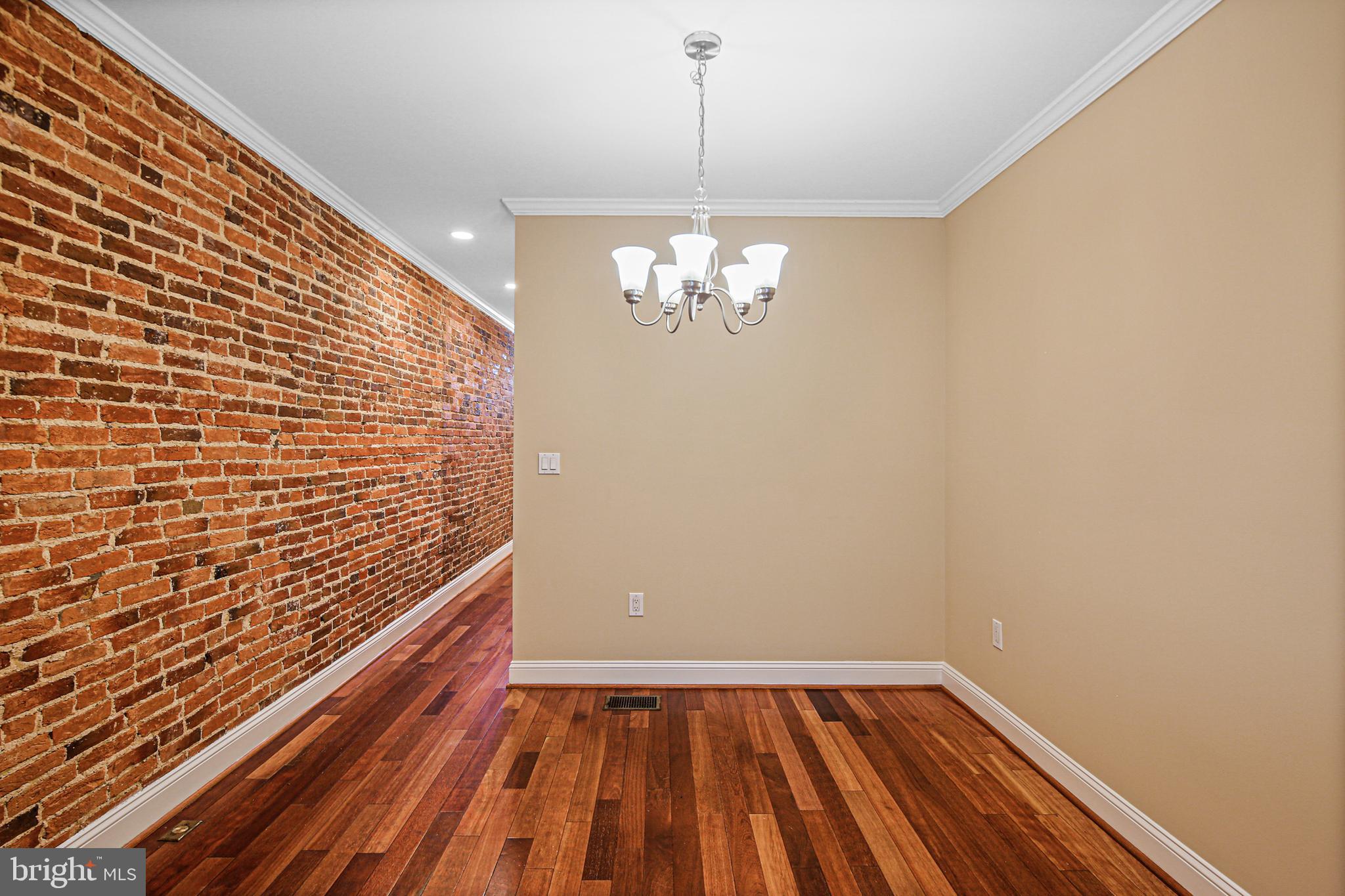 WASHINGTON VILLAGE - Residential