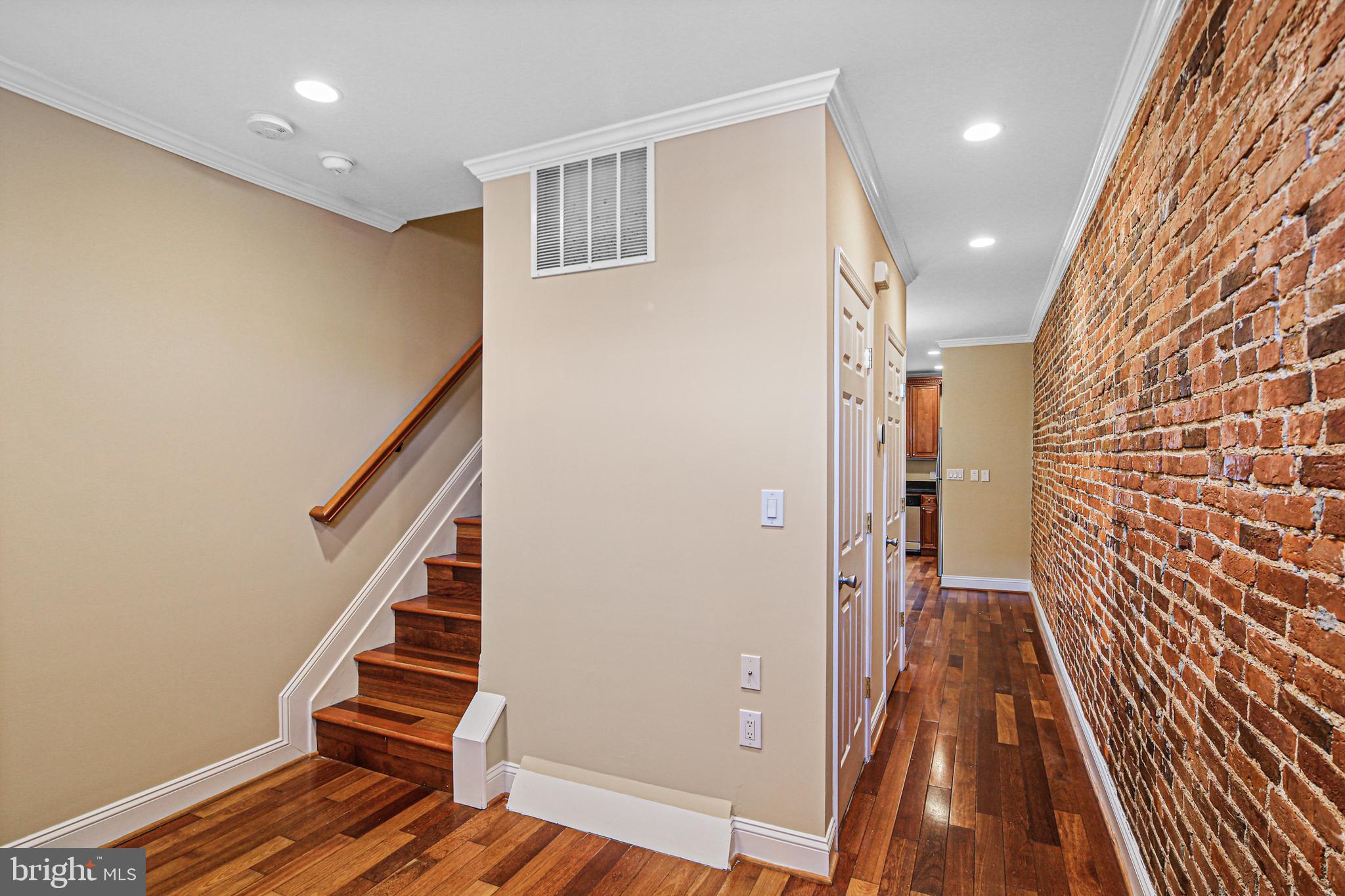 WASHINGTON VILLAGE - Residential