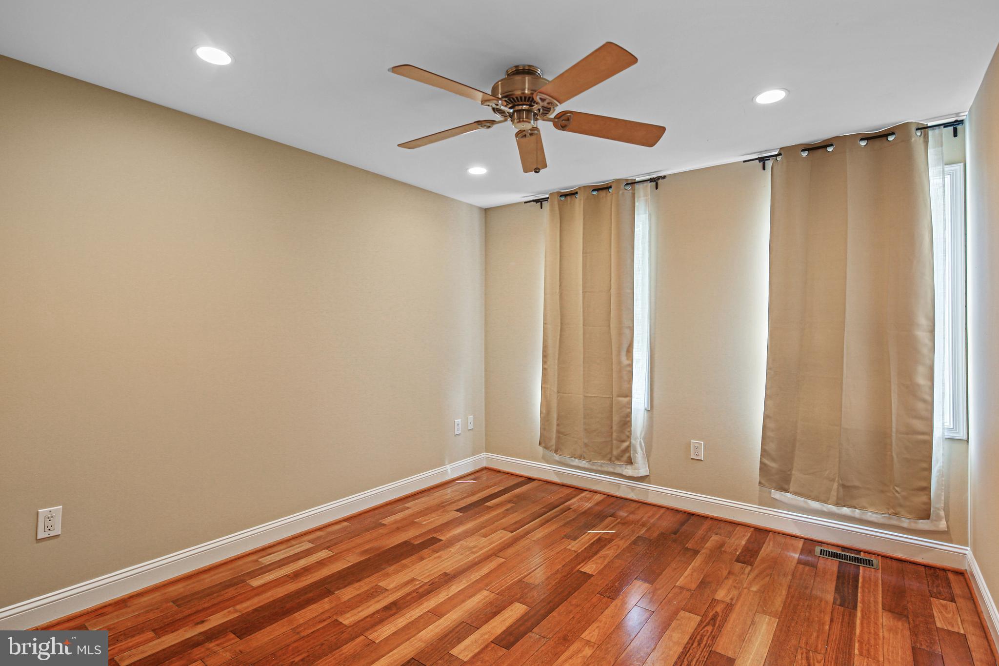 WASHINGTON VILLAGE - Residential