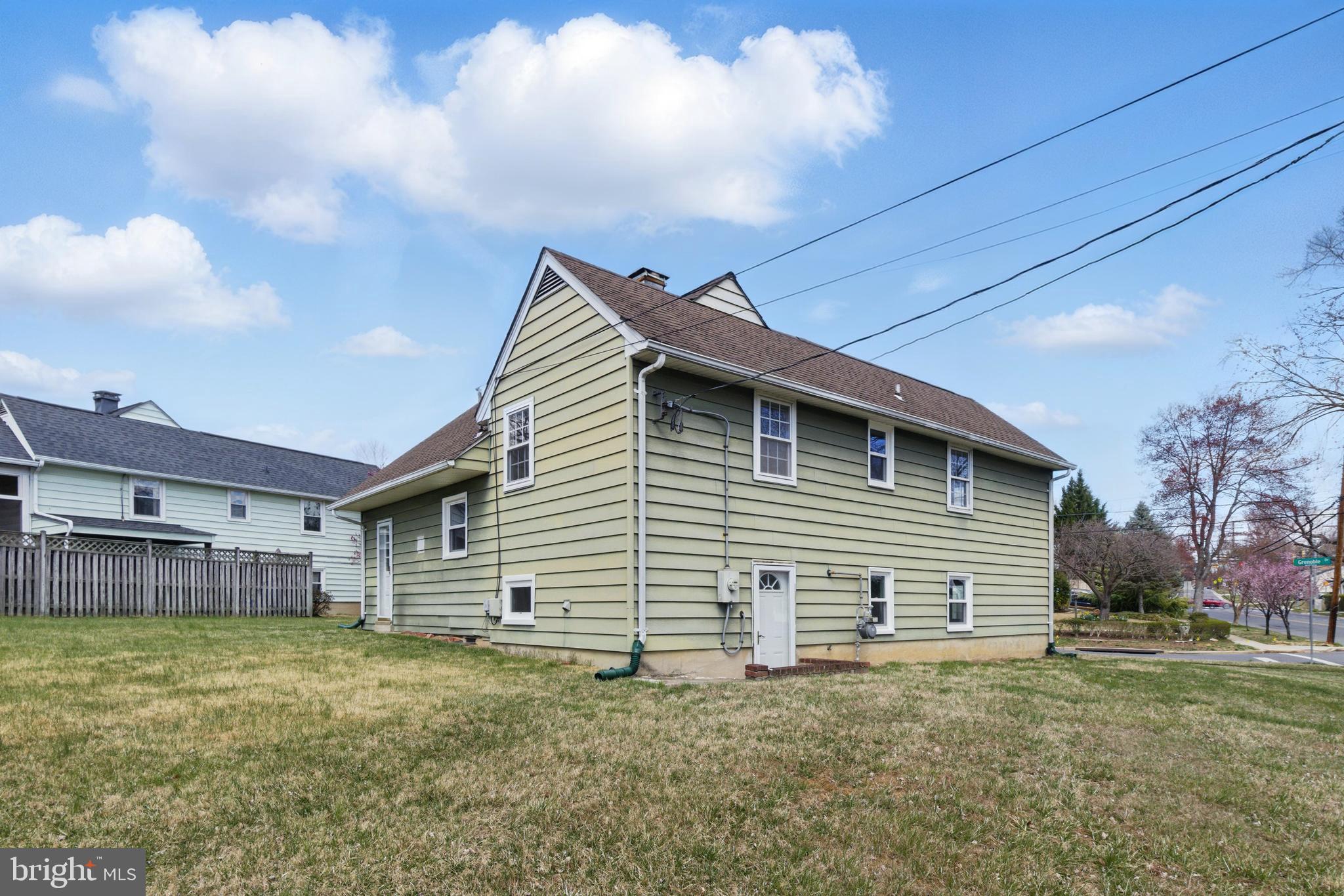 WHEATON WOODS - Residential