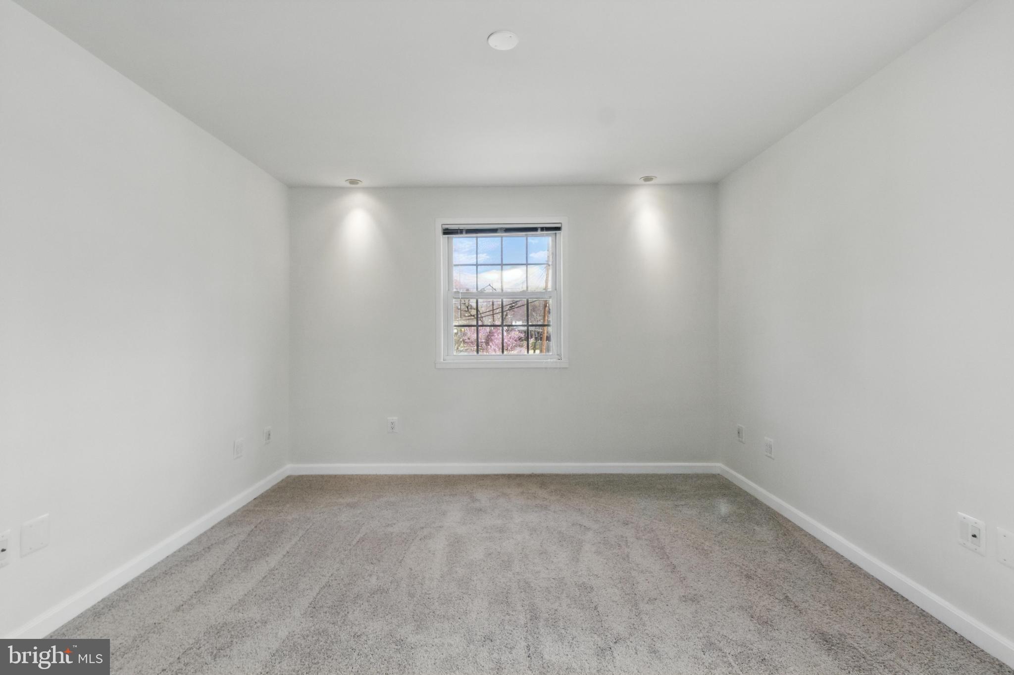 WHEATON WOODS - Residential