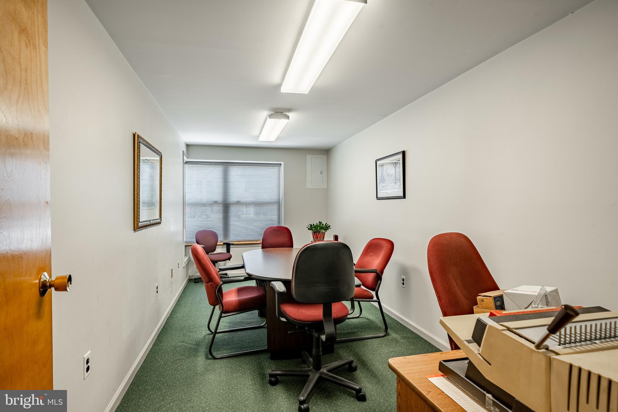 GARRETT HILL - Commercial Sale