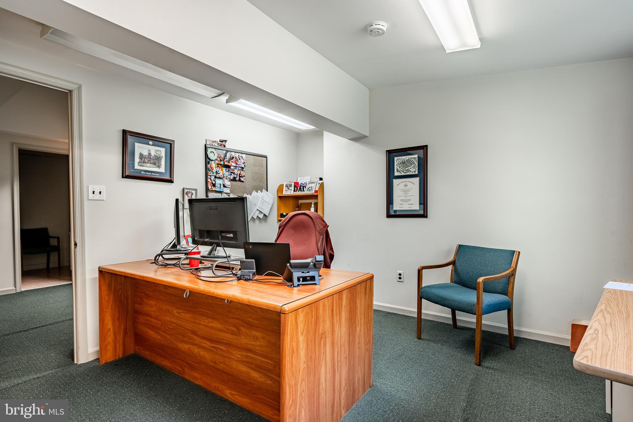 GARRETT HILL - Commercial Sale