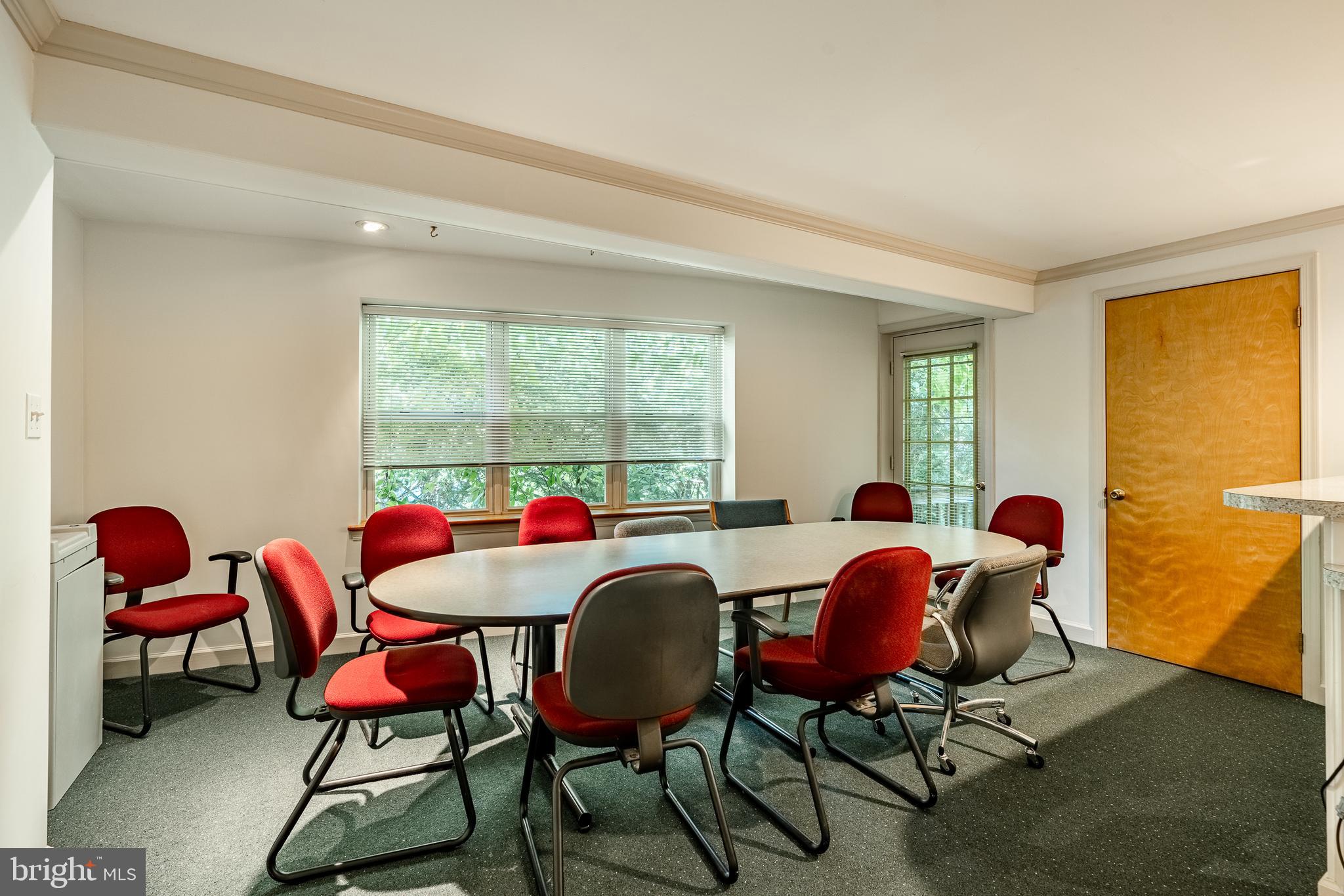 GARRETT HILL - Commercial Sale