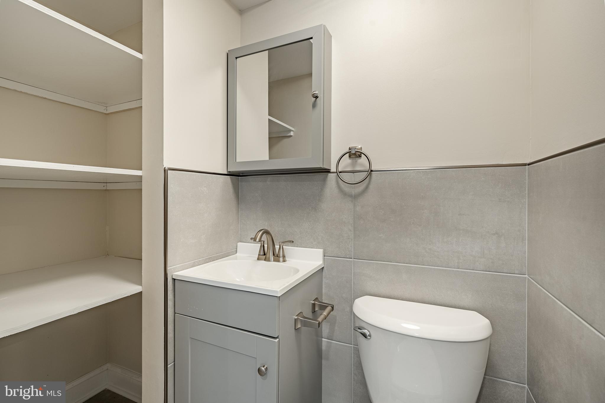 GARRETT HILL - Commercial Sale