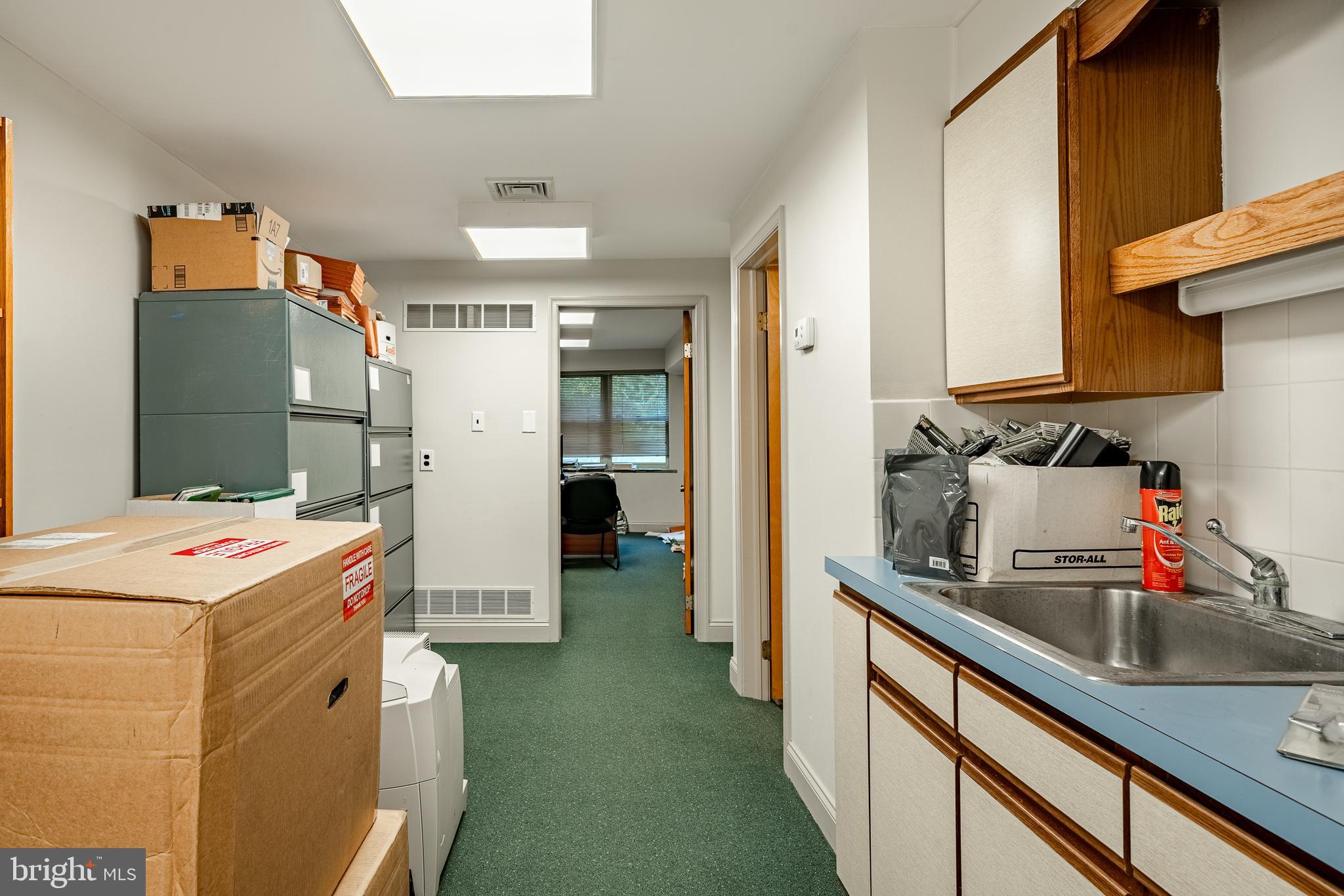 GARRETT HILL - Commercial Sale