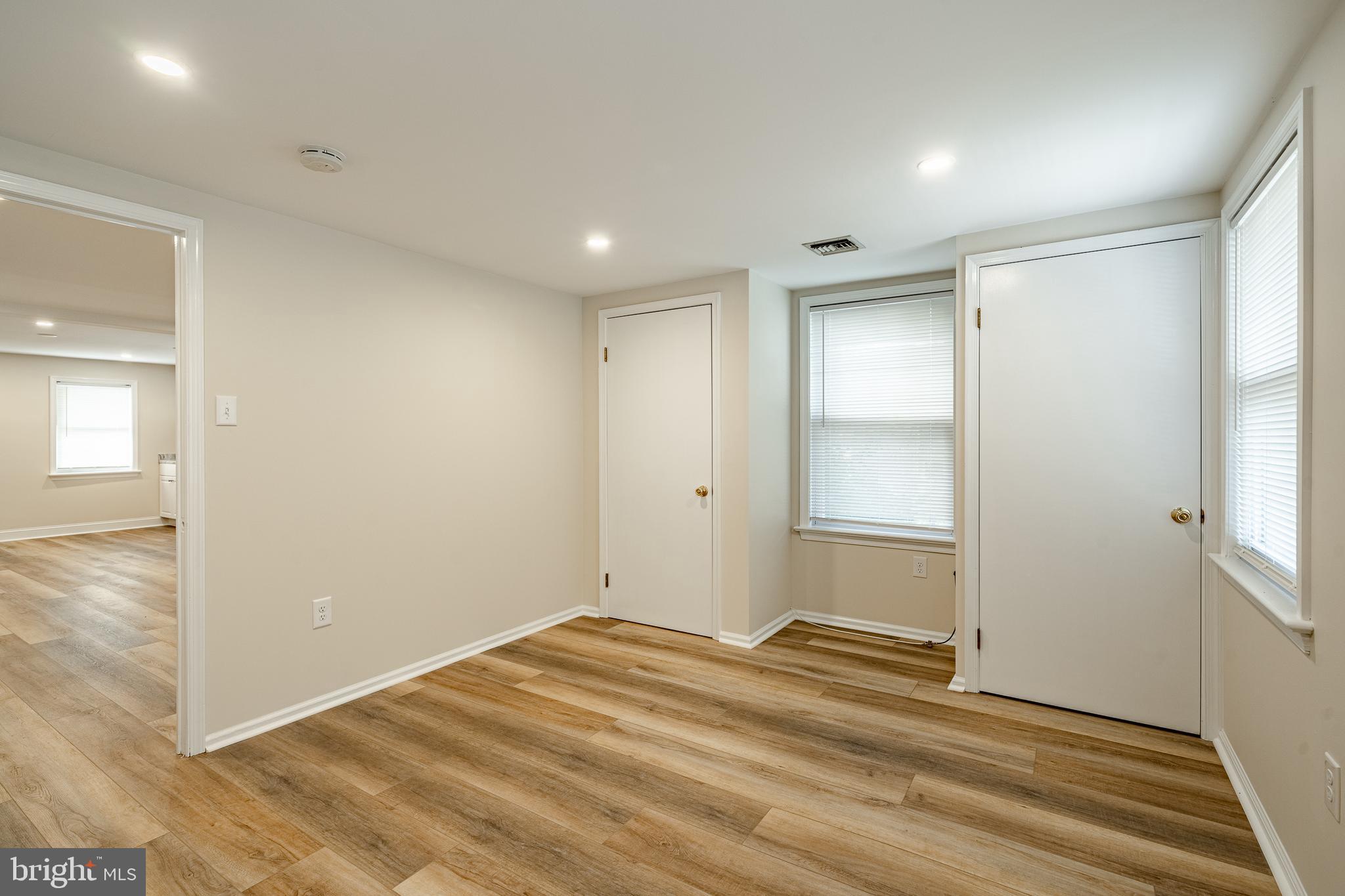 GARRETT HILL - Commercial Sale