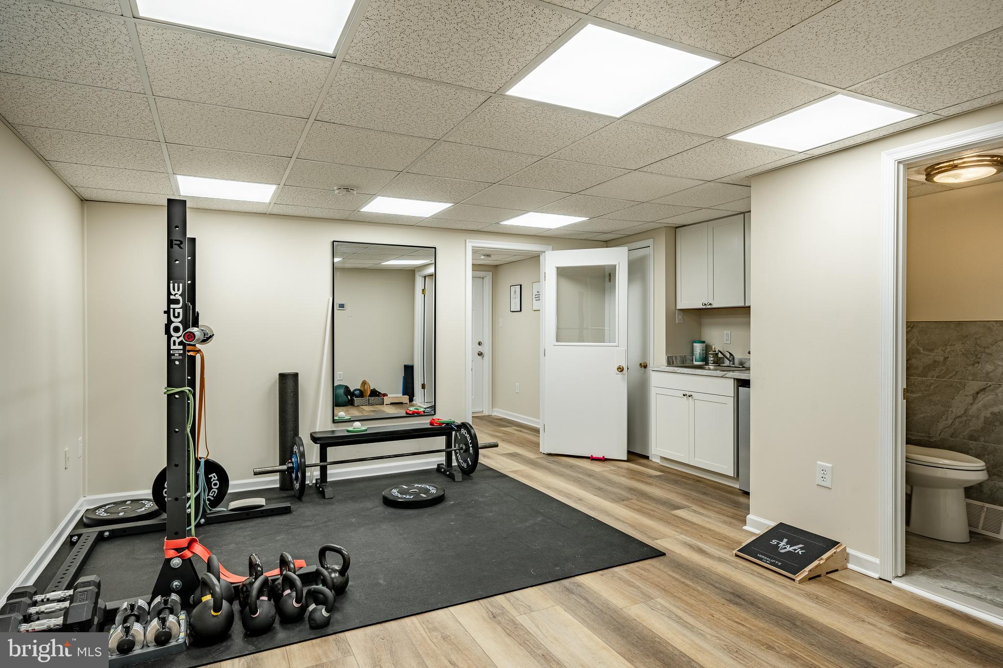 GARRETT HILL - Commercial Sale