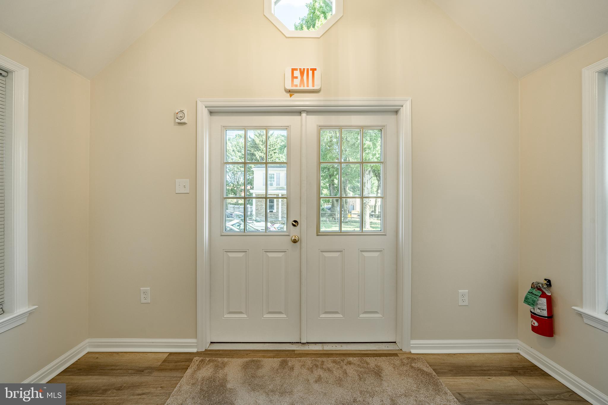 GARRETT HILL - Commercial Sale