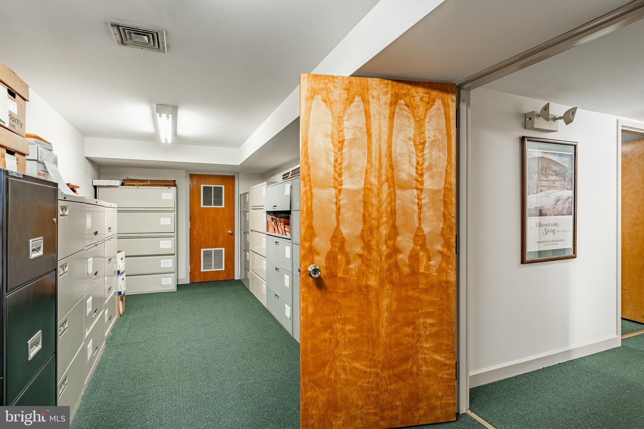 GARRETT HILL - Commercial Sale