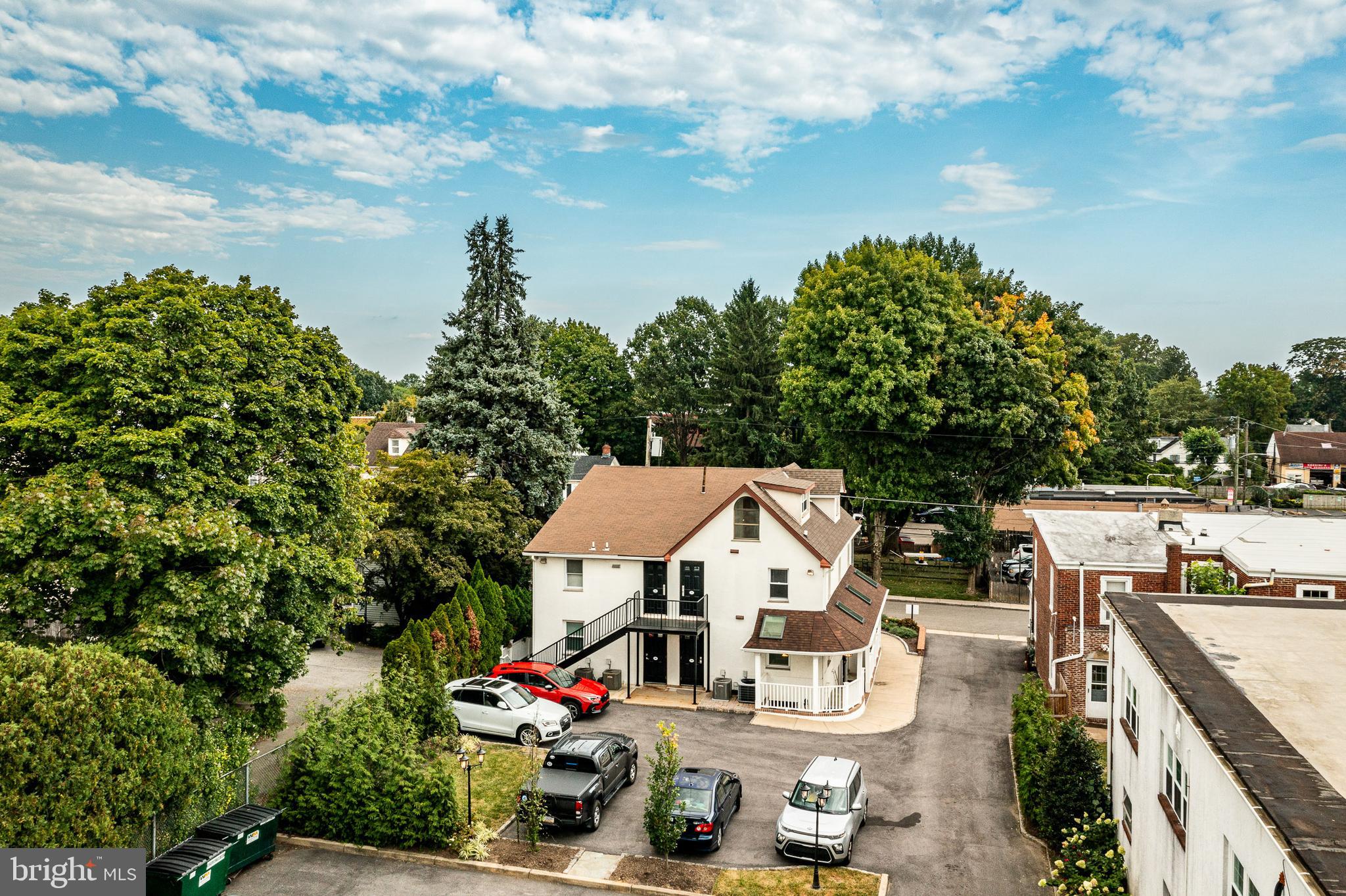 GARRETT HILL - Commercial Sale