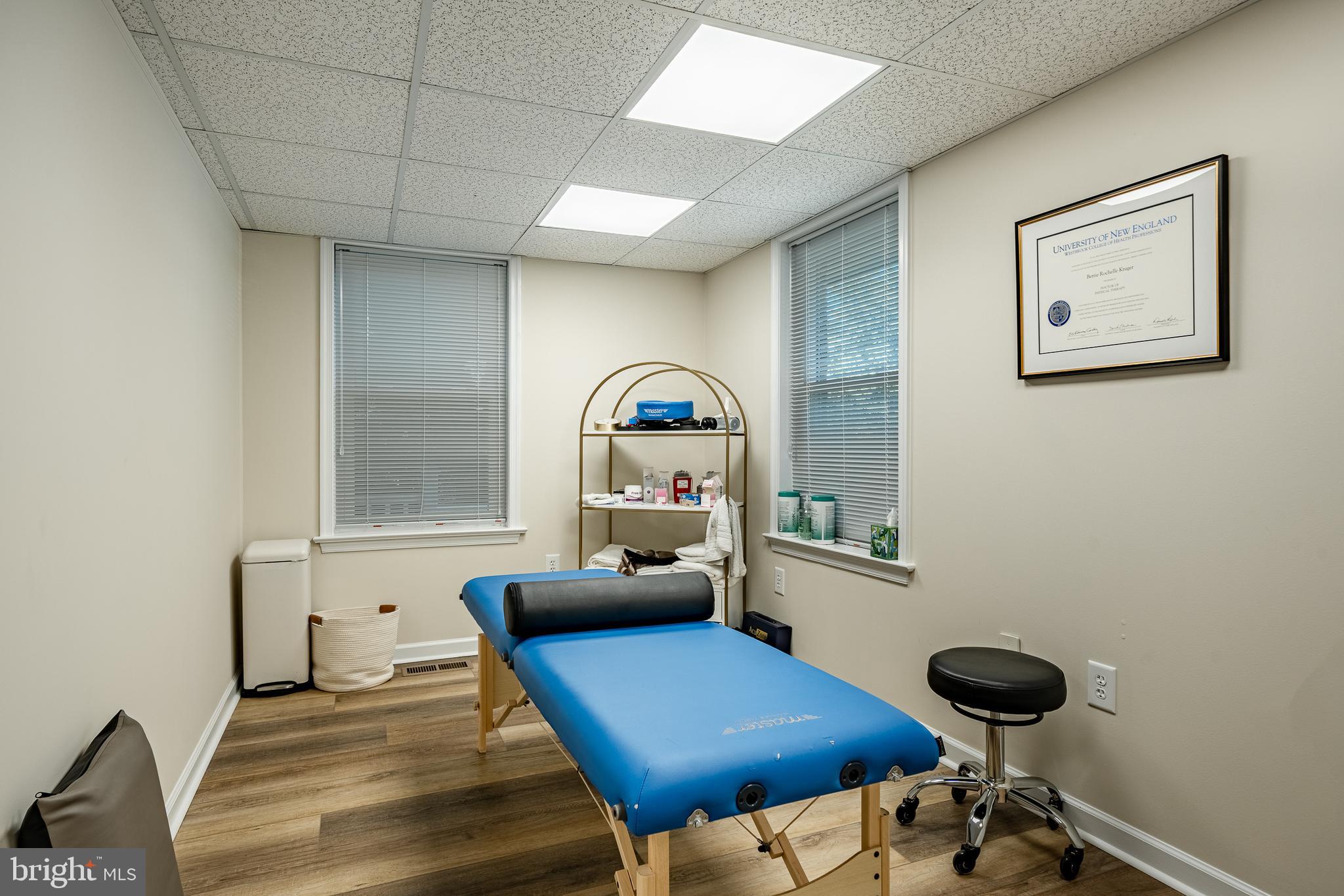 GARRETT HILL - Commercial Sale