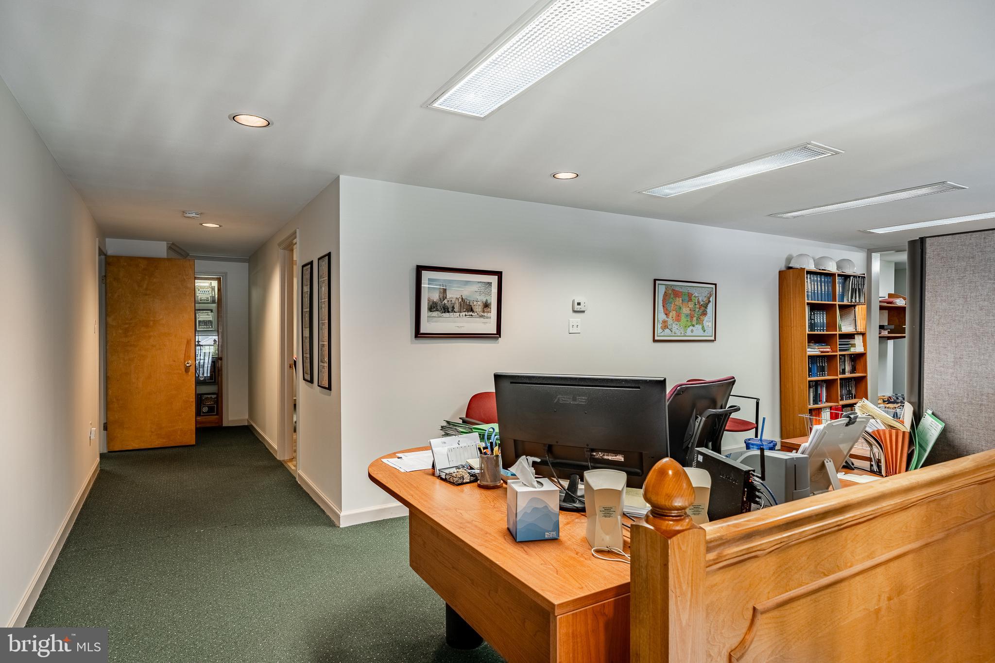 GARRETT HILL - Commercial Sale