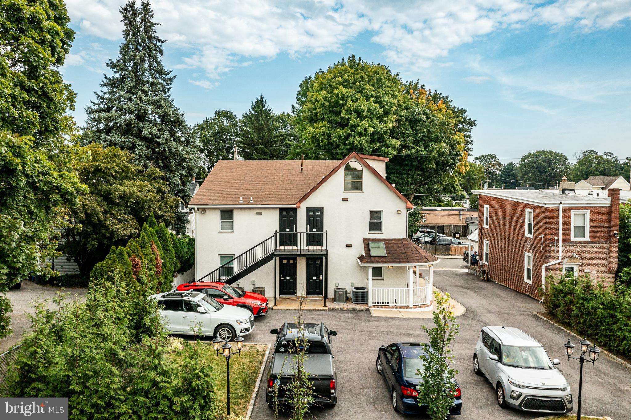 GARRETT HILL - Commercial Sale