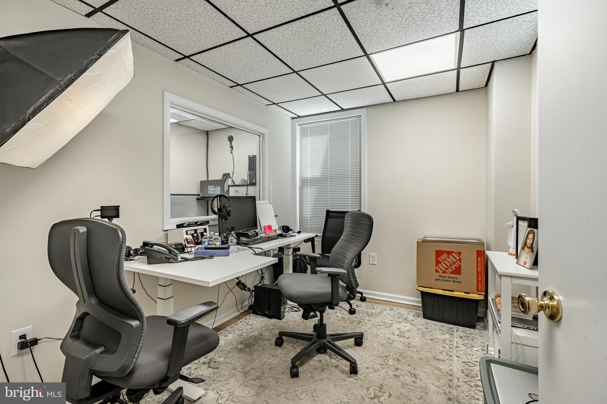 GARRETT HILL - Commercial Sale