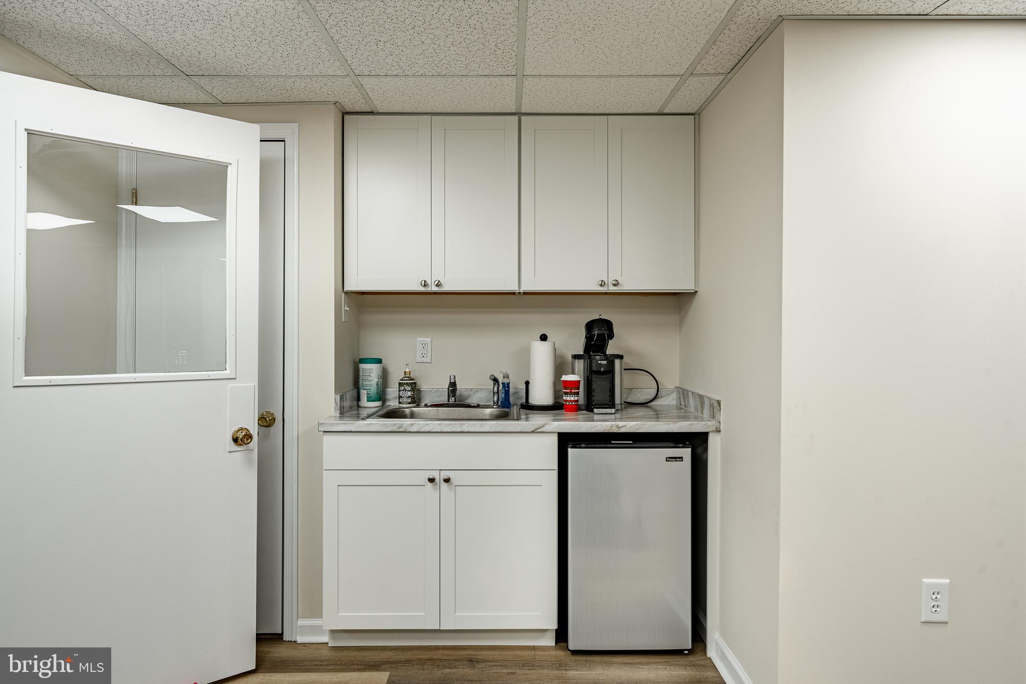 GARRETT HILL - Commercial Sale