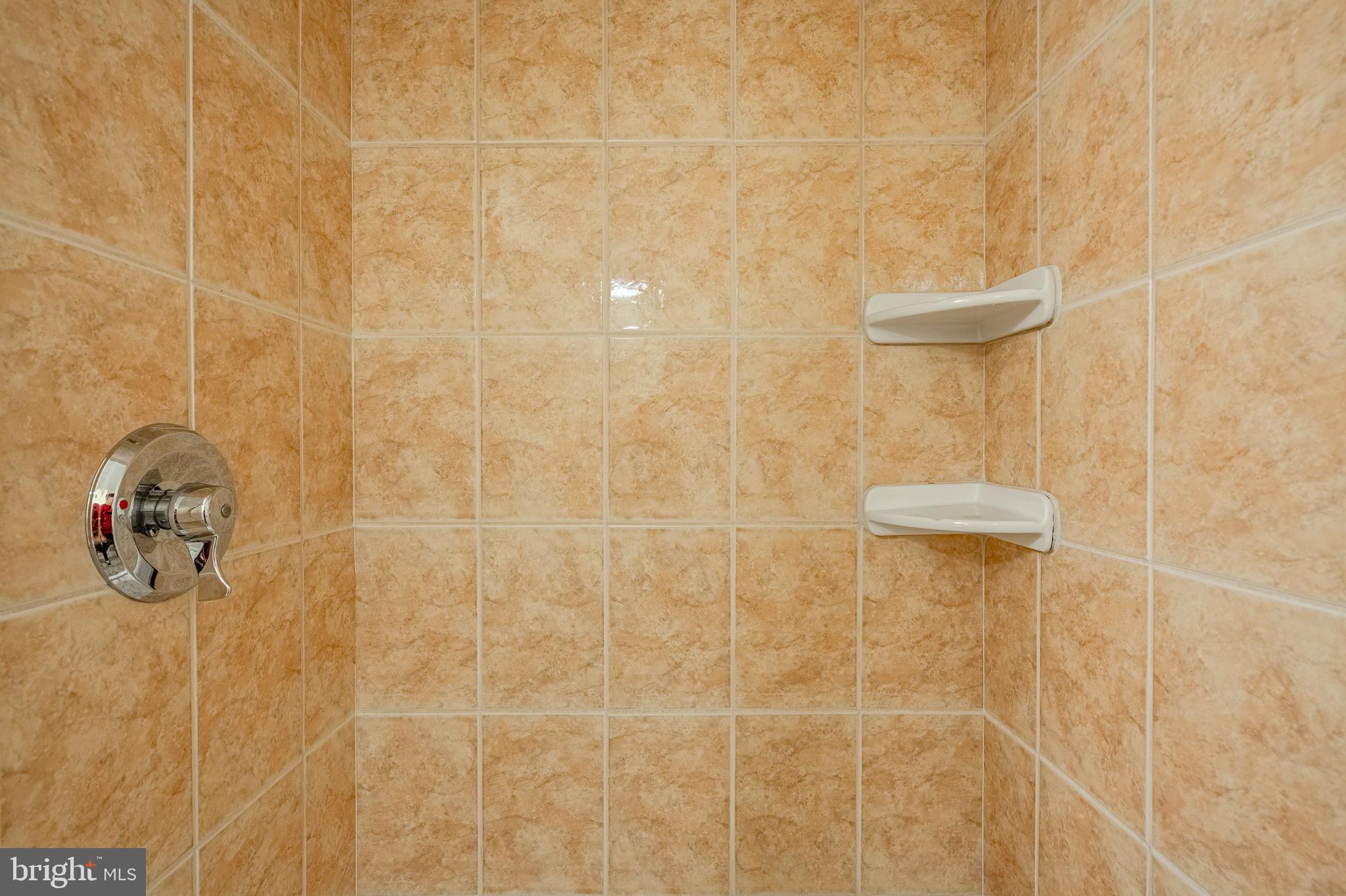 GARRETT HILL - Commercial Sale