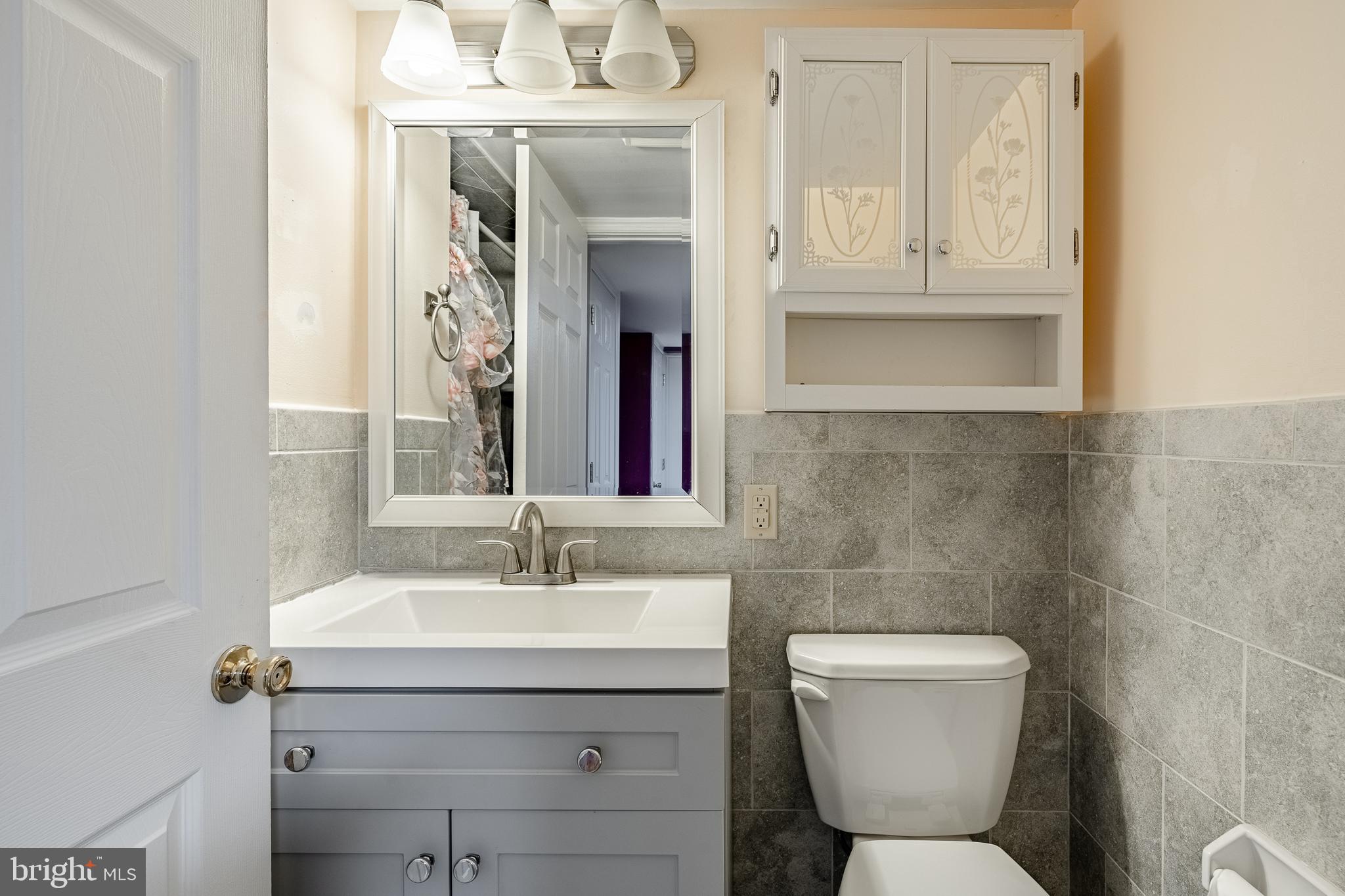 GARRETT HILL - Commercial Sale