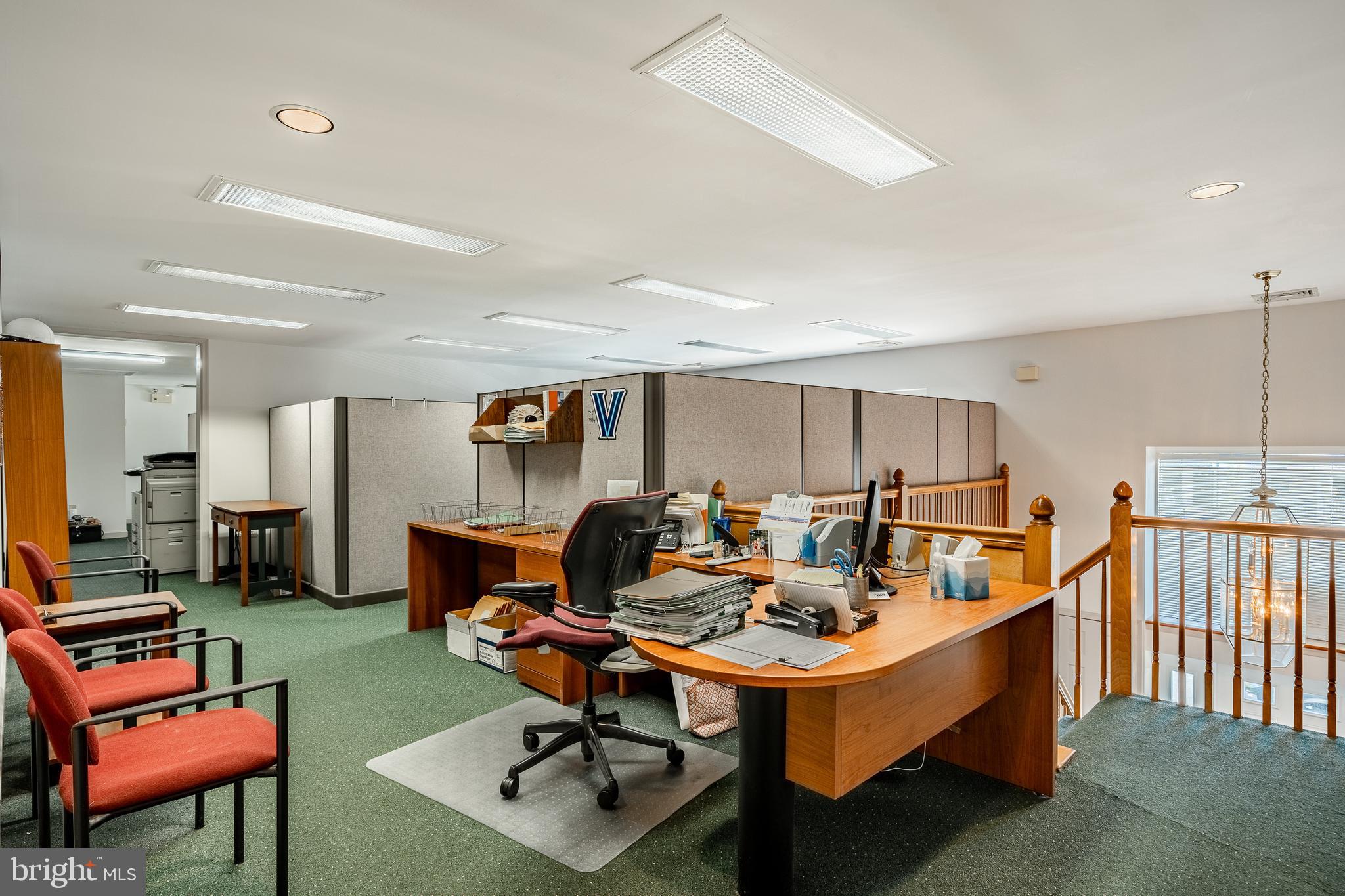 GARRETT HILL - Commercial Sale