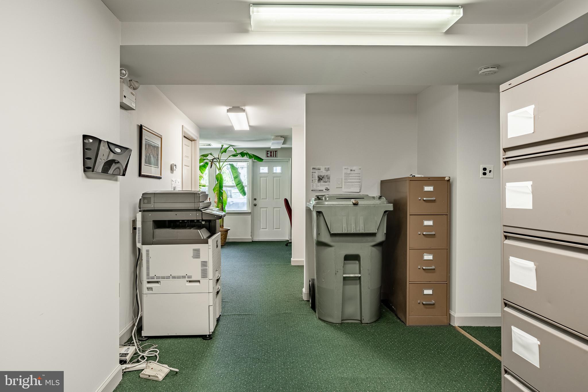 GARRETT HILL - Commercial Sale