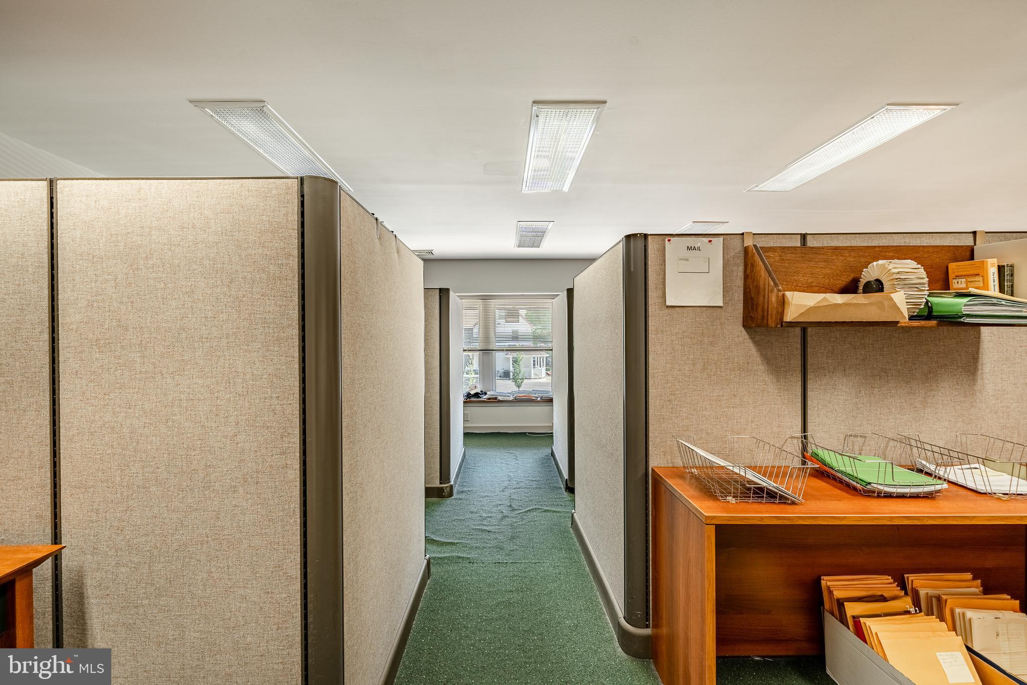 GARRETT HILL - Commercial Sale