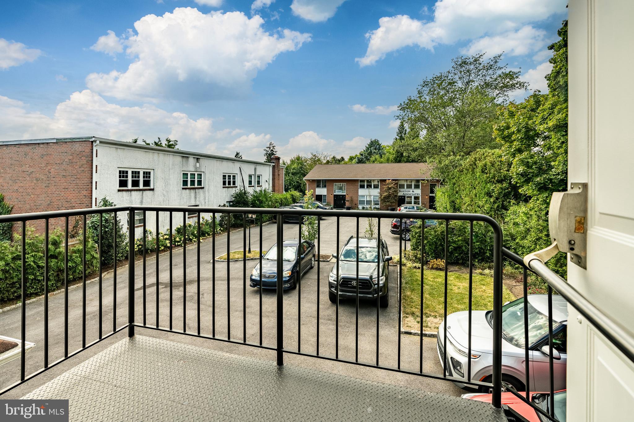 GARRETT HILL - Commercial Sale