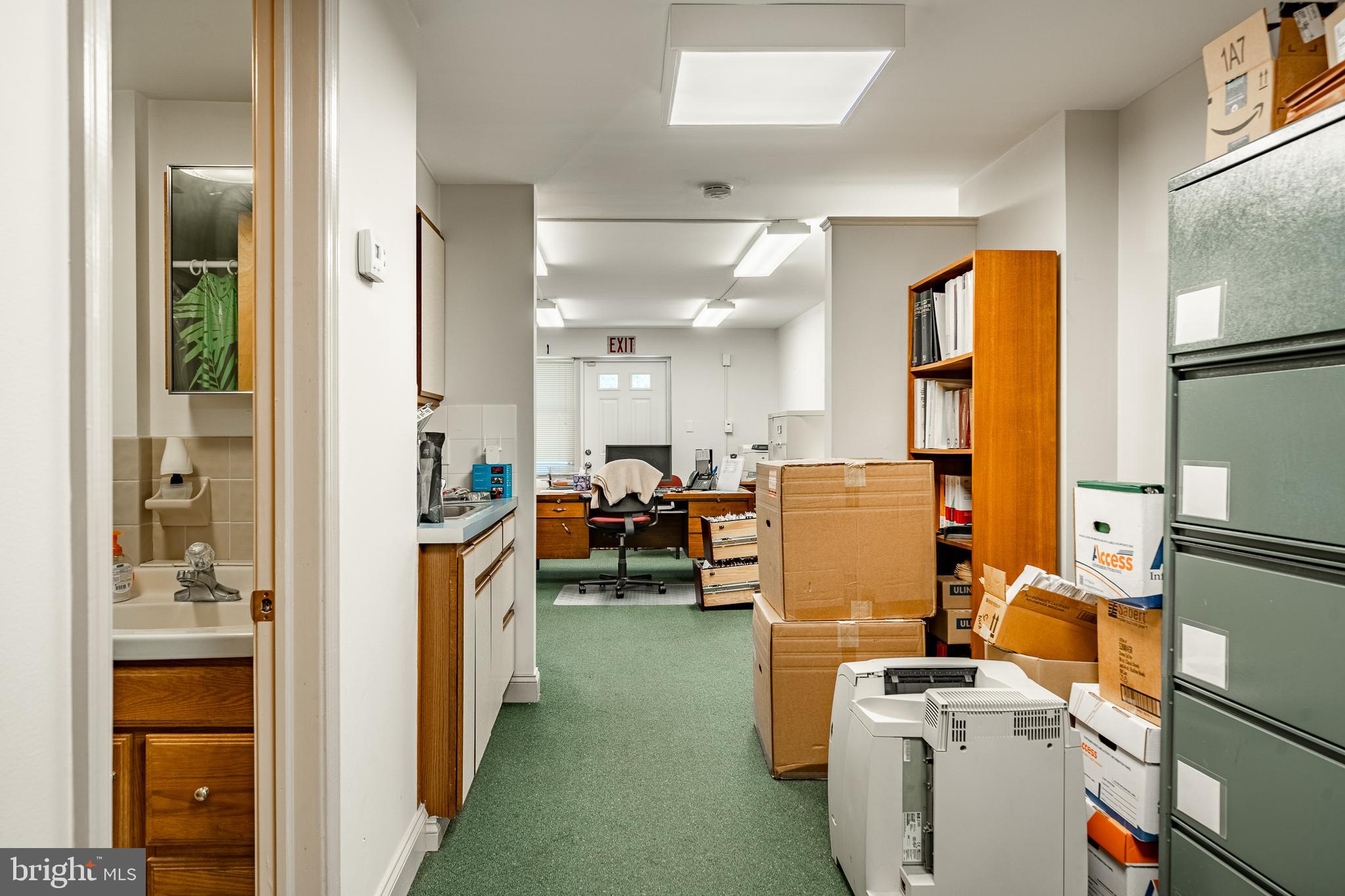 GARRETT HILL - Commercial Sale