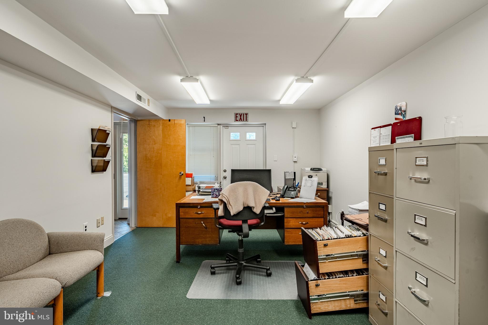 GARRETT HILL - Commercial Sale