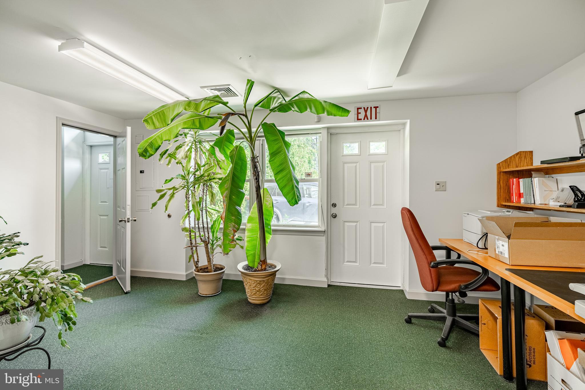 GARRETT HILL - Commercial Sale