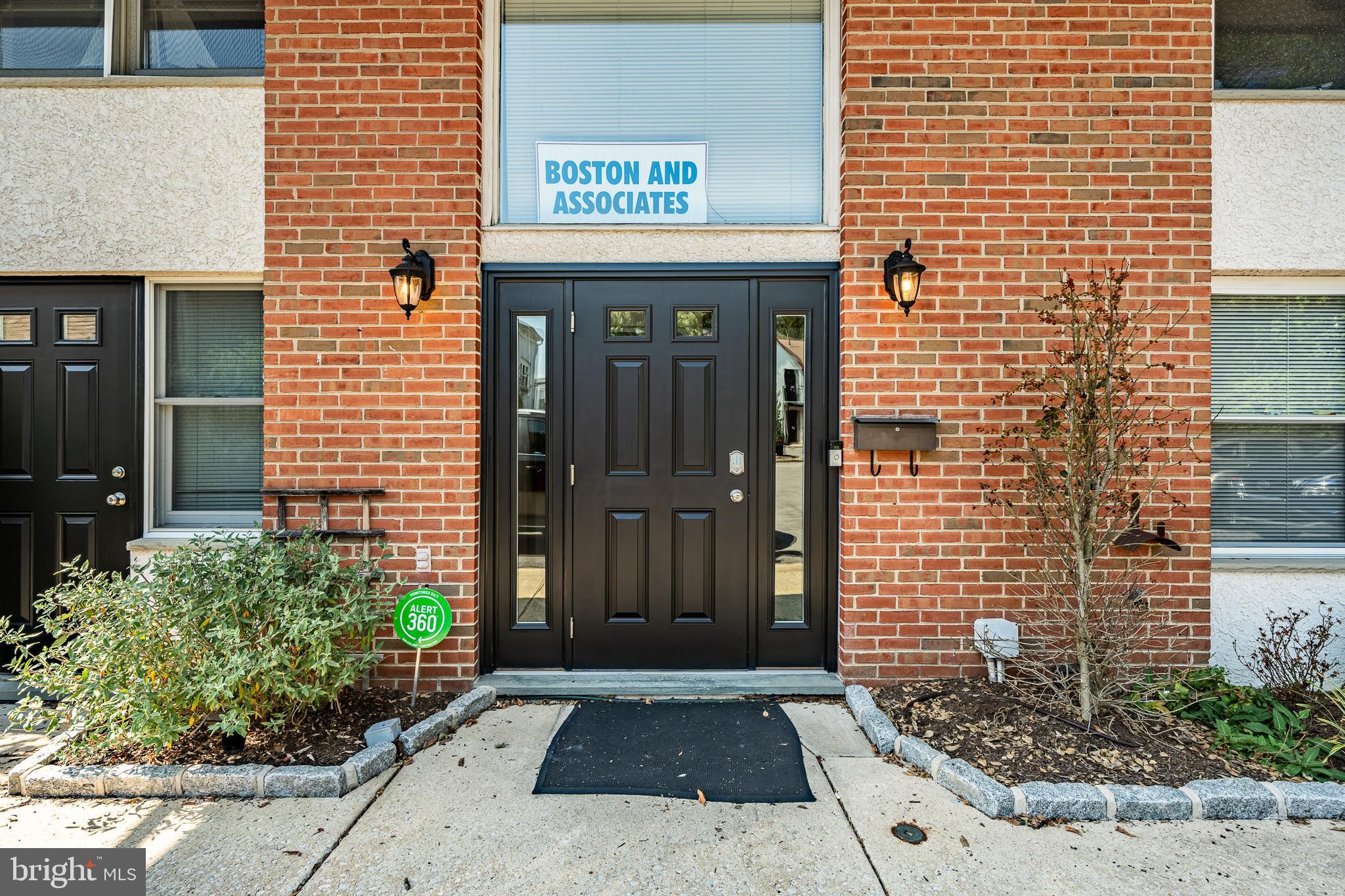 GARRETT HILL - Commercial Sale