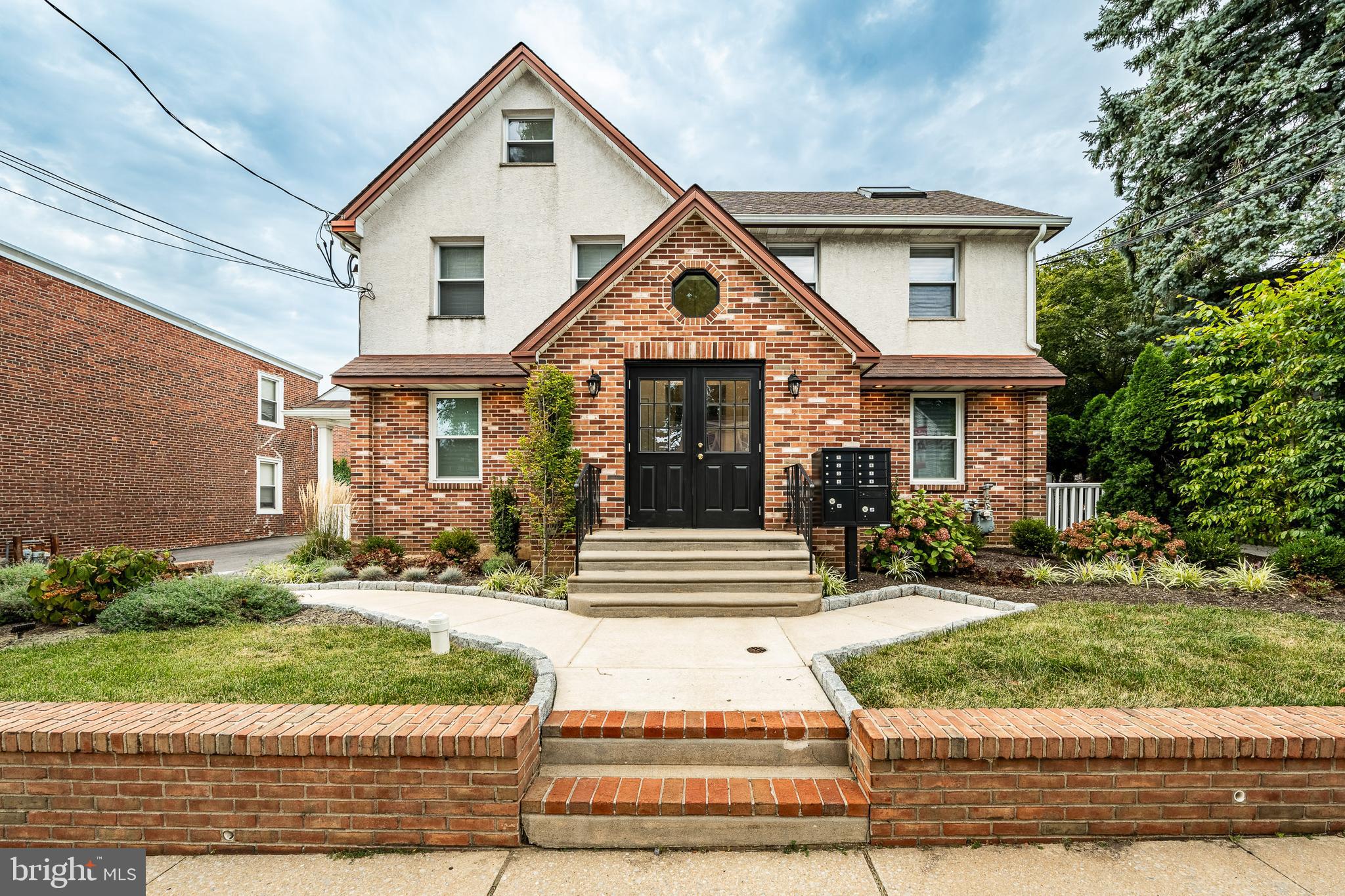 GARRETT HILL - Commercial Sale