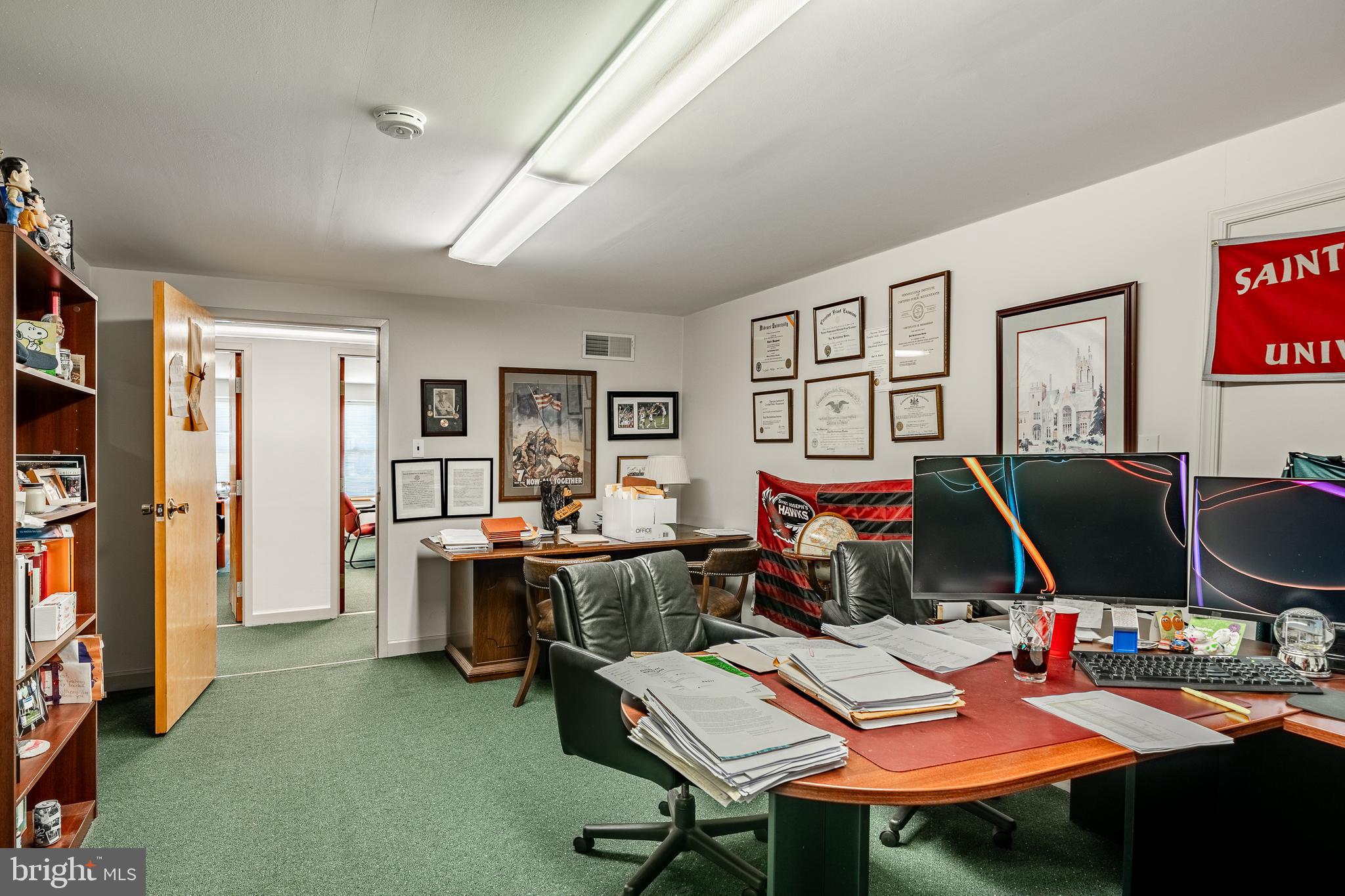 GARRETT HILL - Commercial Sale