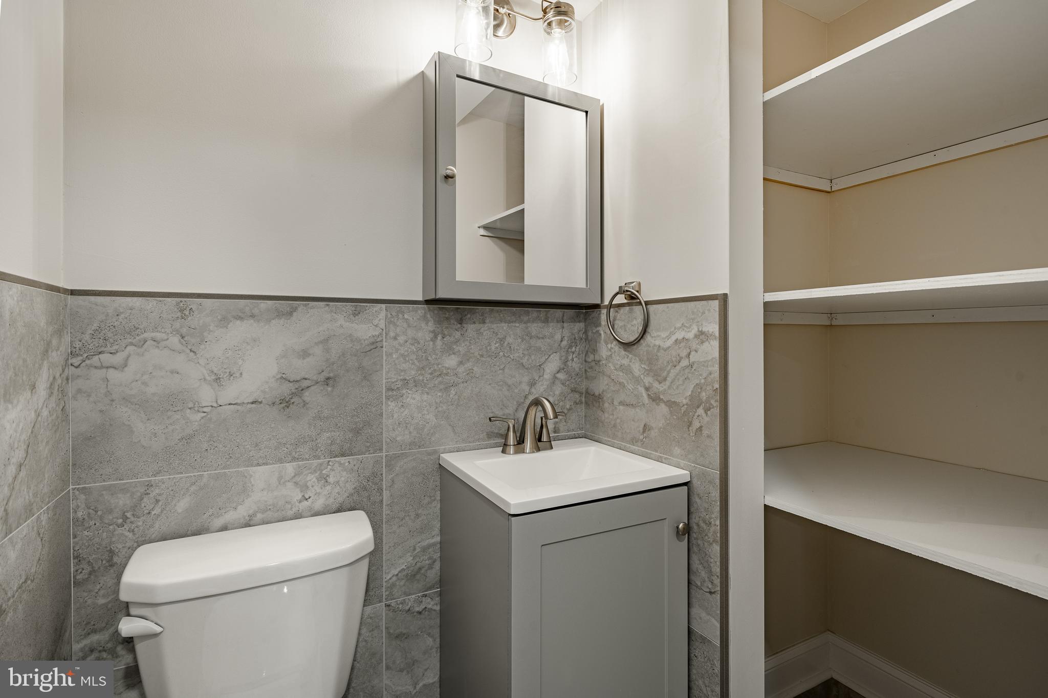 GARRETT HILL - Commercial Sale