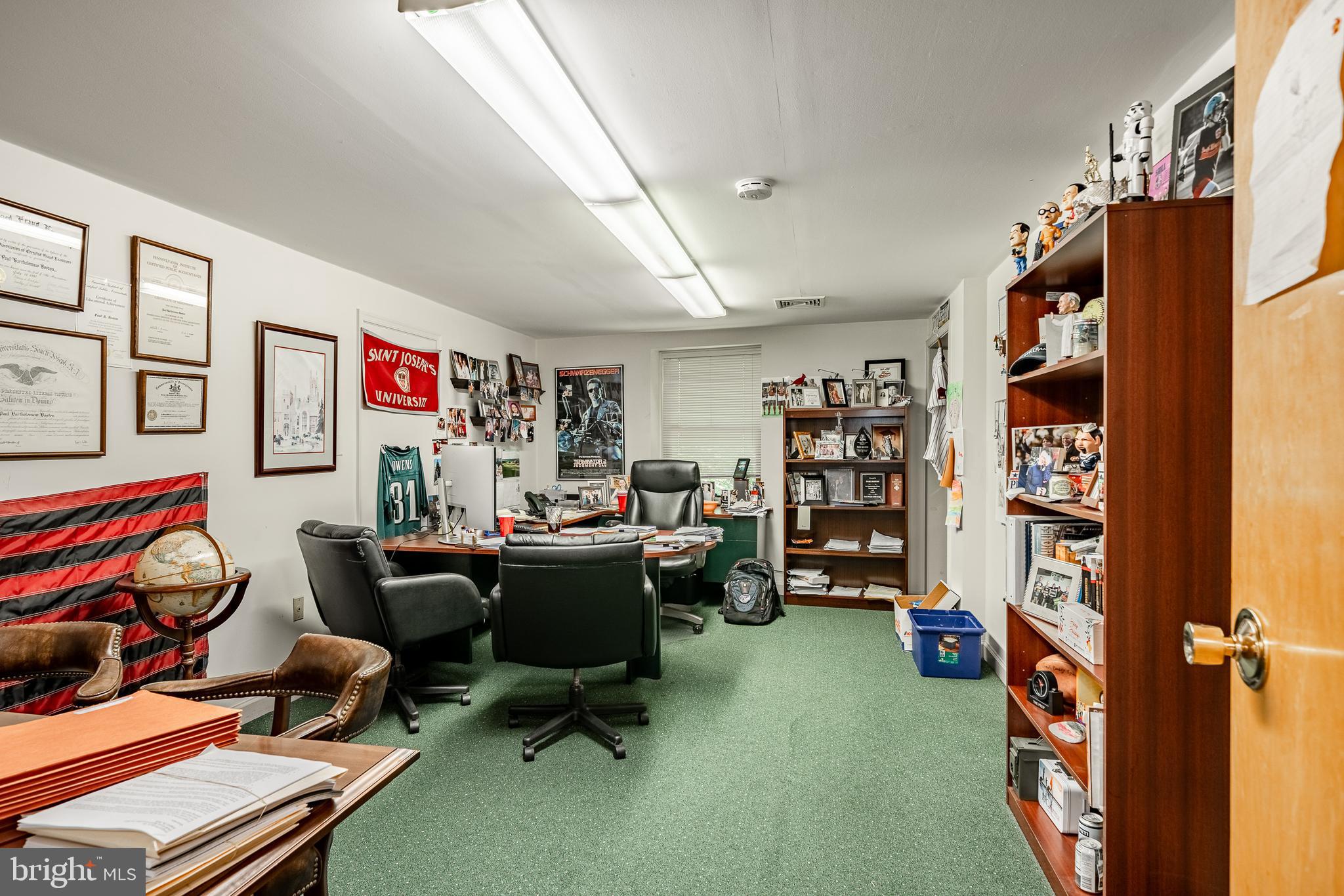 GARRETT HILL - Commercial Sale