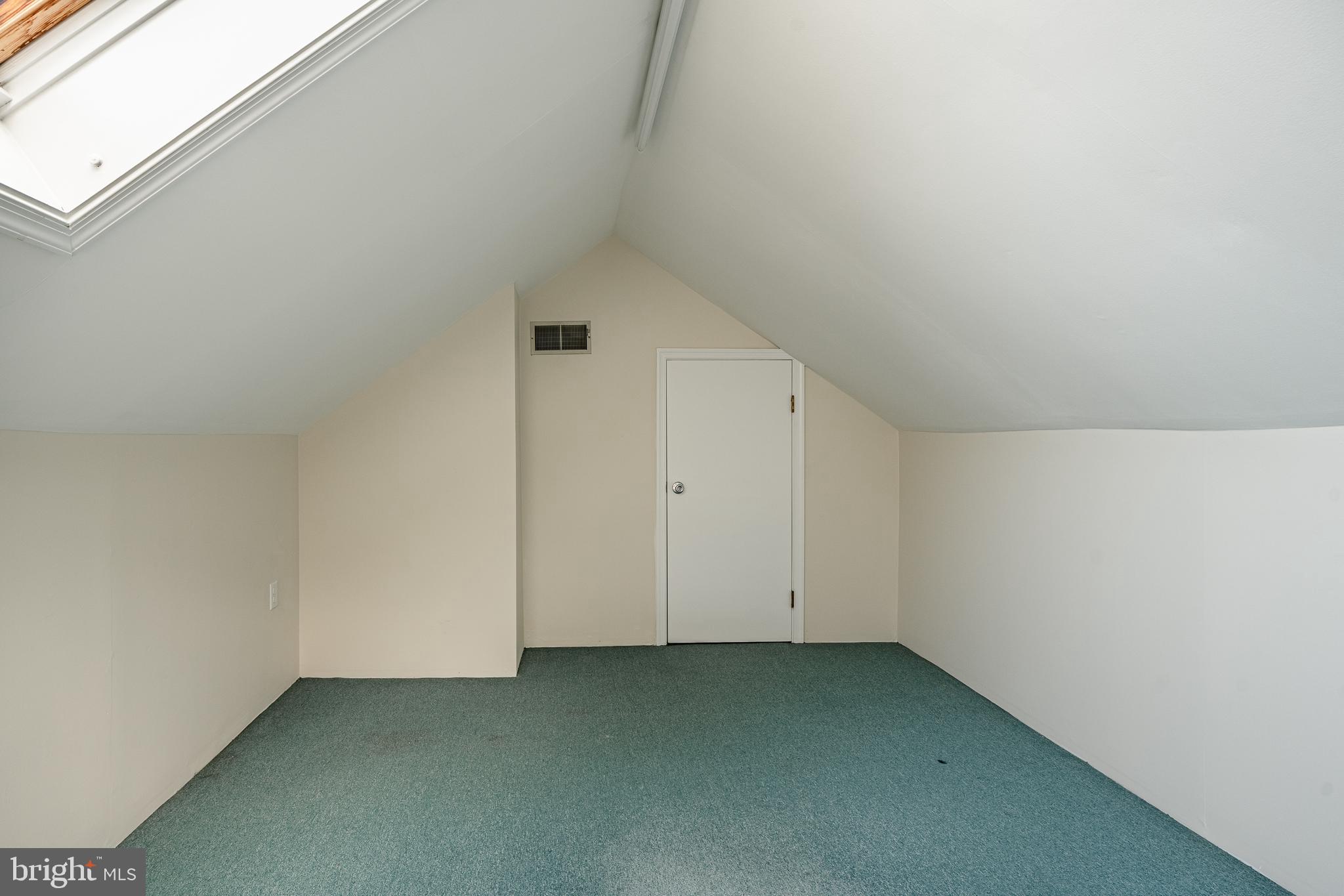 GARRETT HILL - Commercial Sale