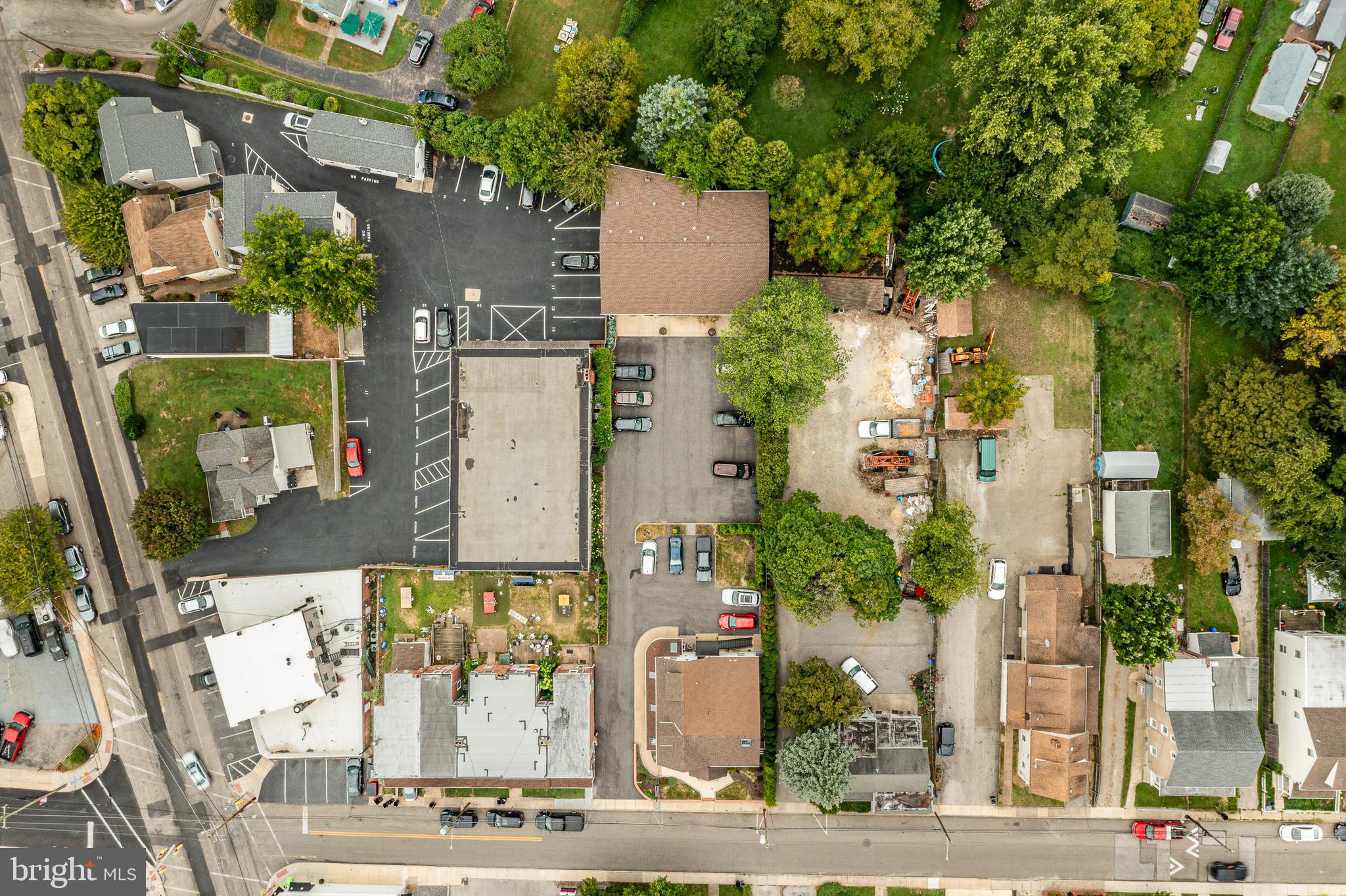 GARRETT HILL - Commercial Sale